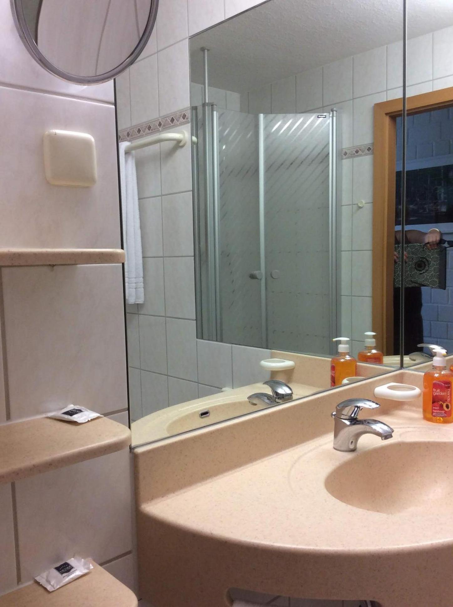 Photo 19