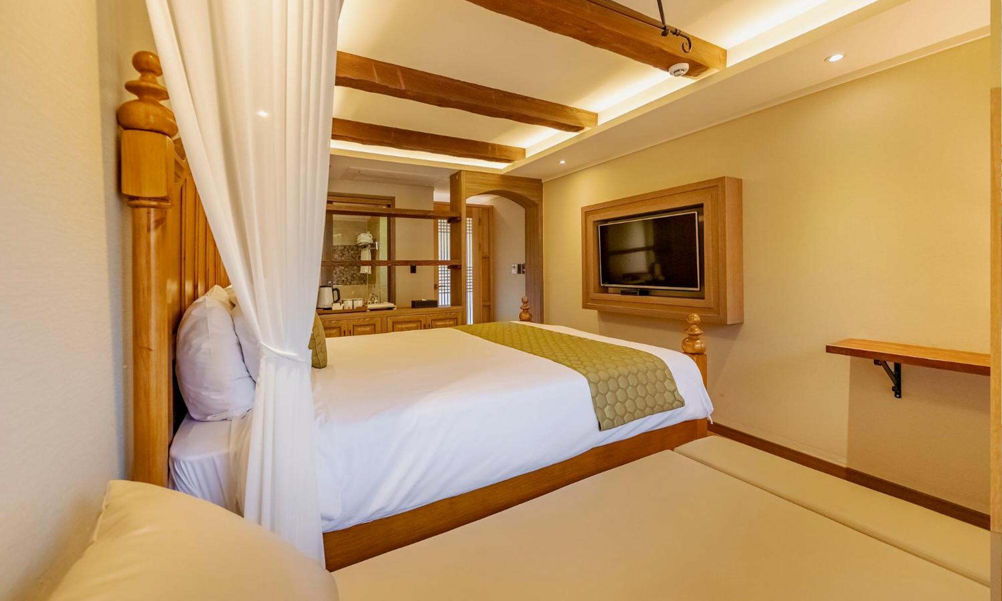 Tongyeong Hansan Marina Resort, Tongyeong - 19