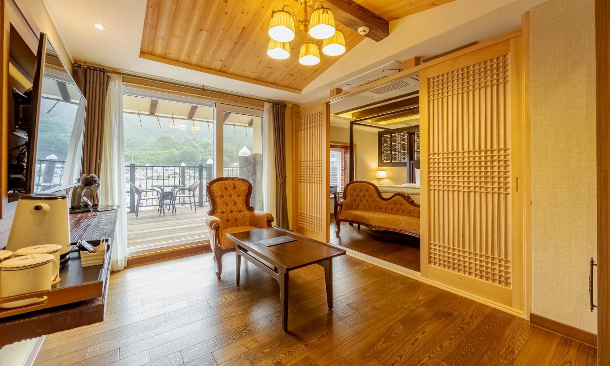 Tongyeong Hansan Marina Resort, Tongyeong - 12