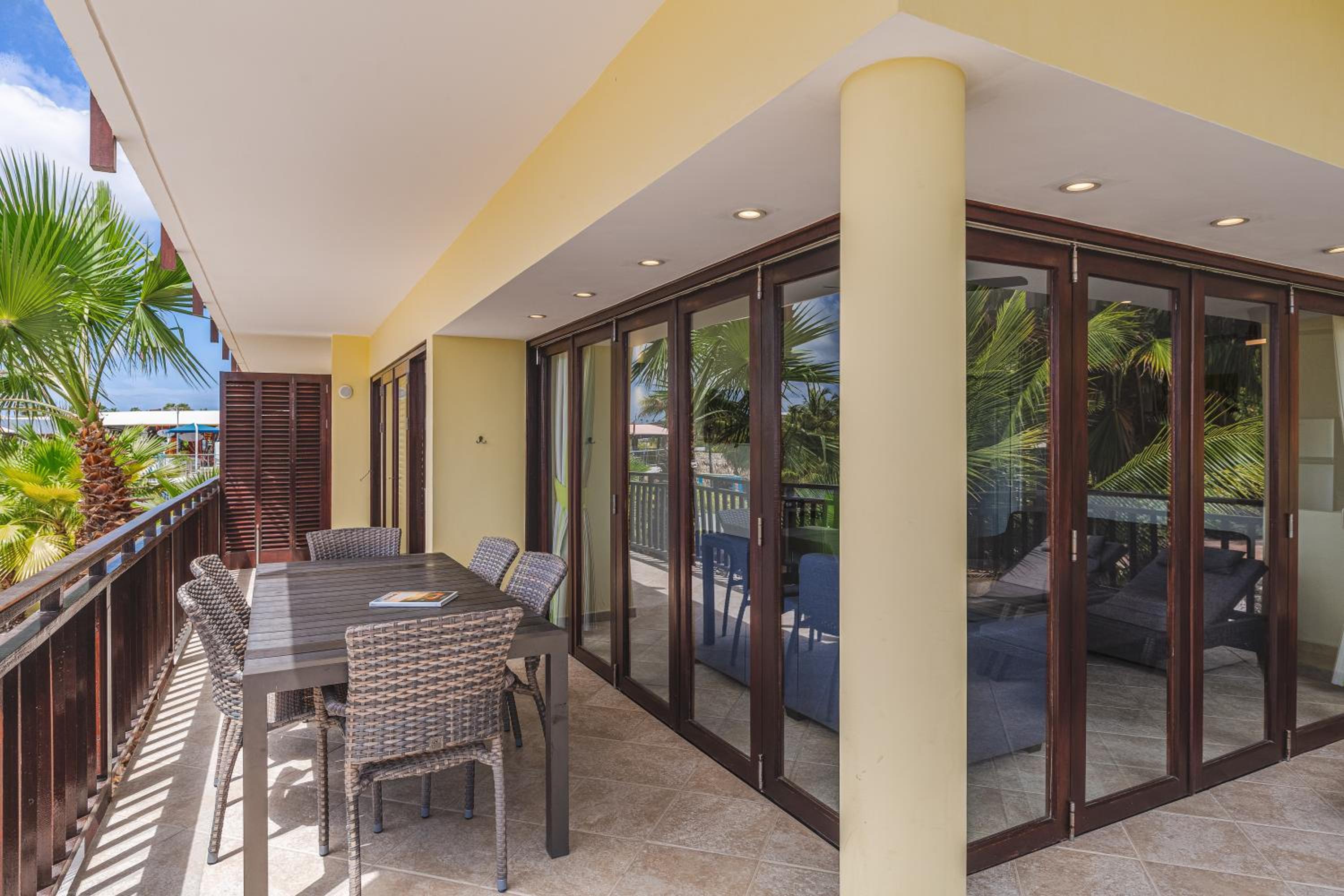 Balcony & Terrace