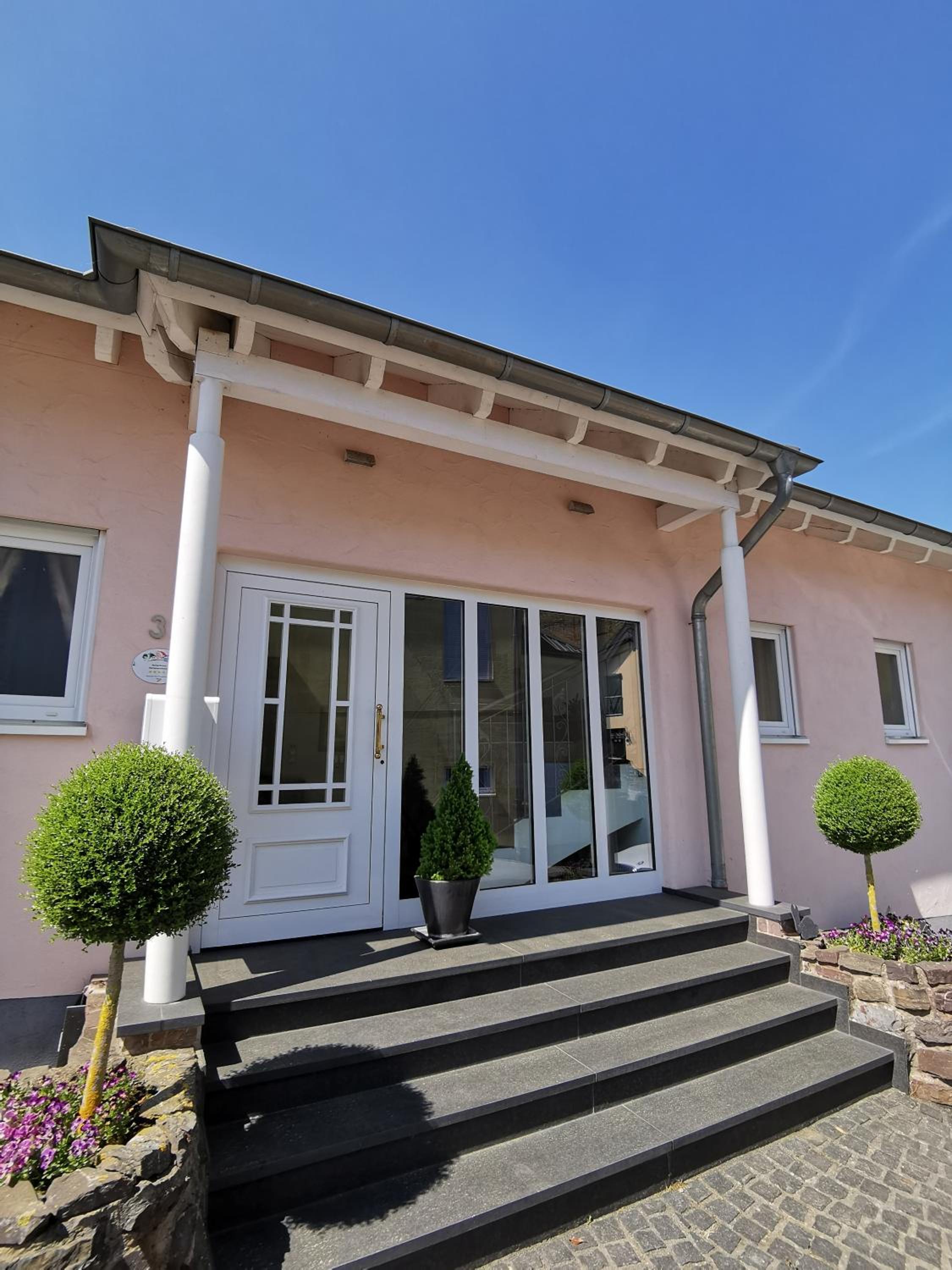 Hotel Weingut Amlinger&Sohn - Image 1