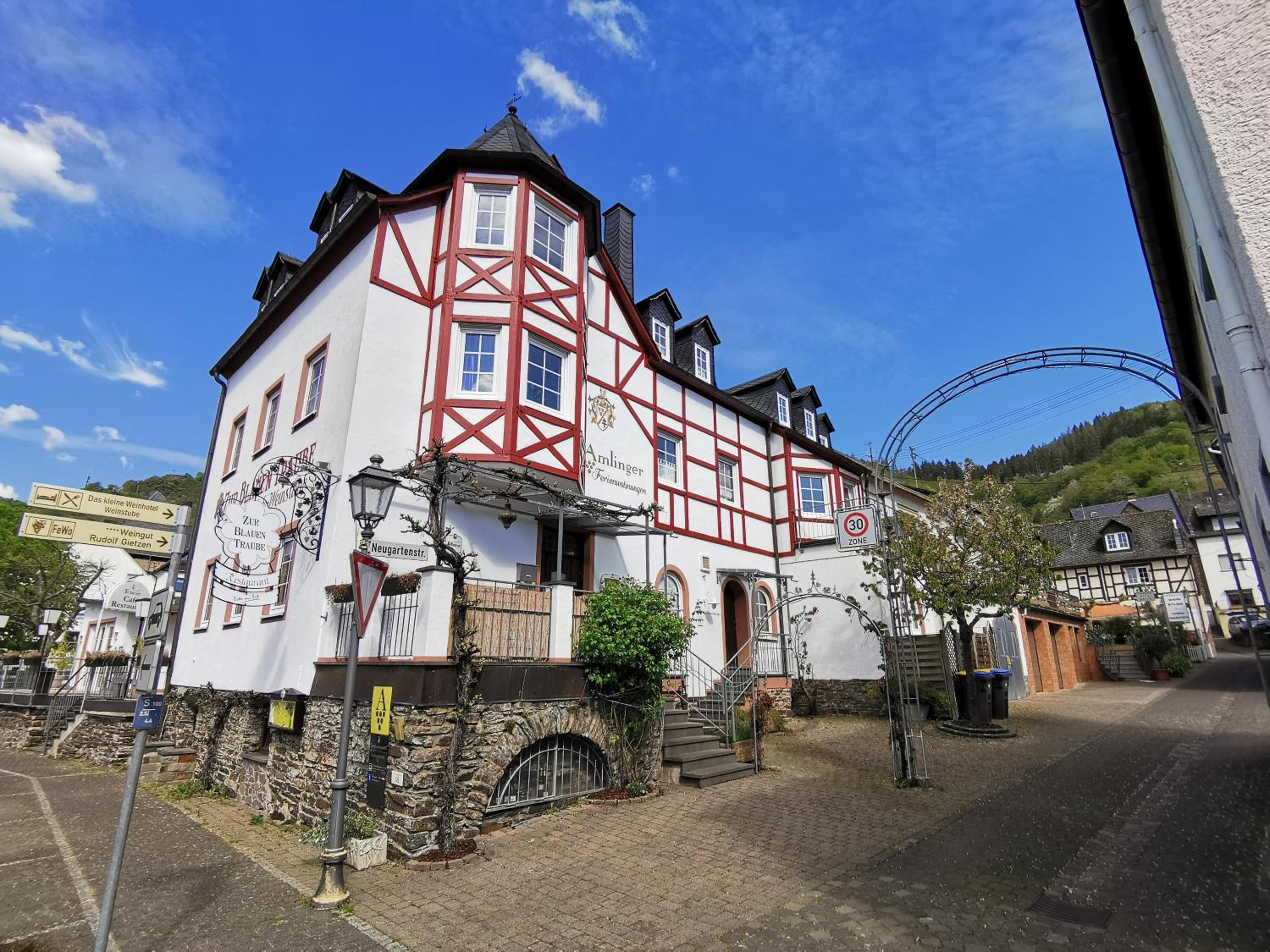 Apartments / Ferienwohnungen Moseluferstrasse