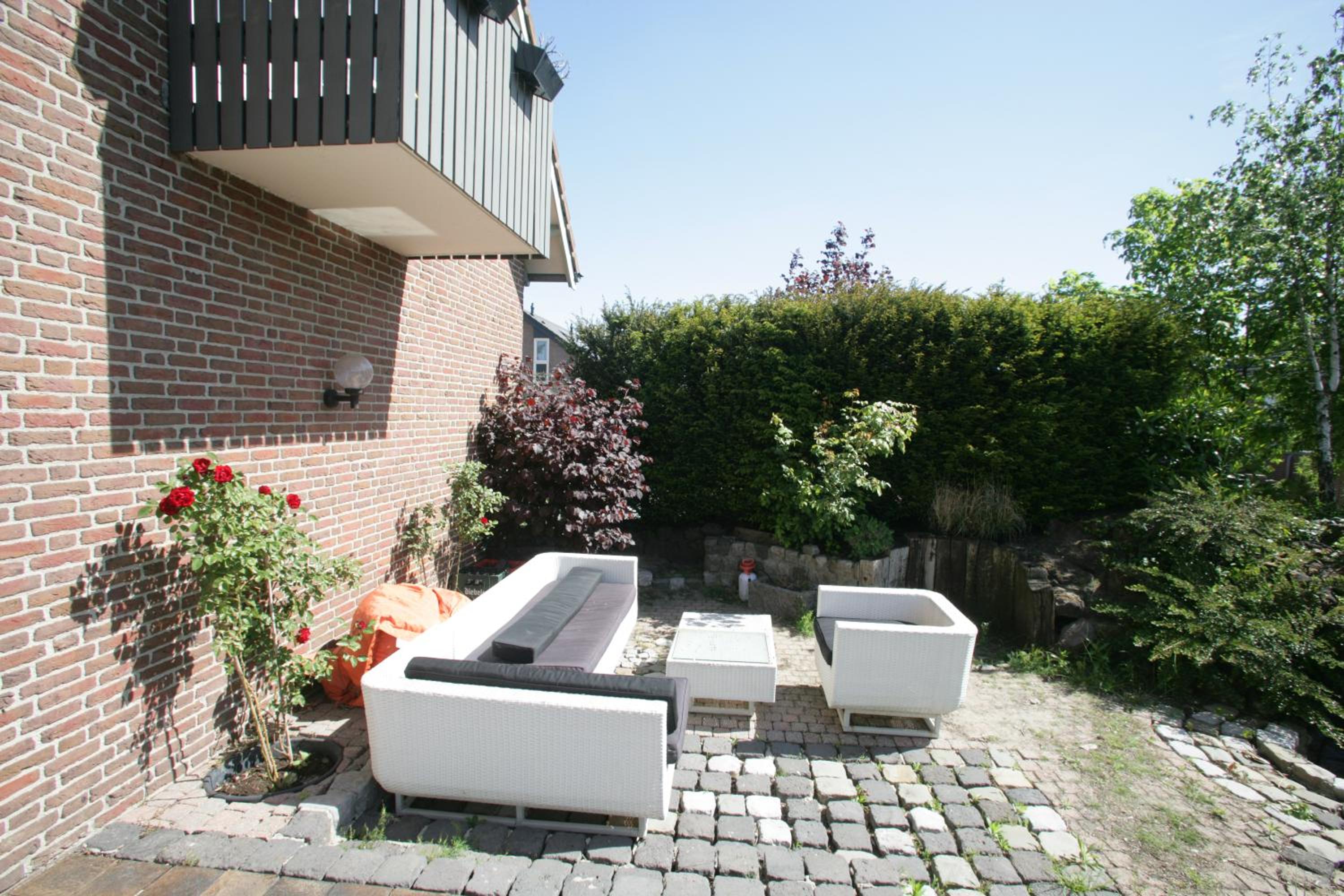 Room to rent with own entrance, living room and bathroom