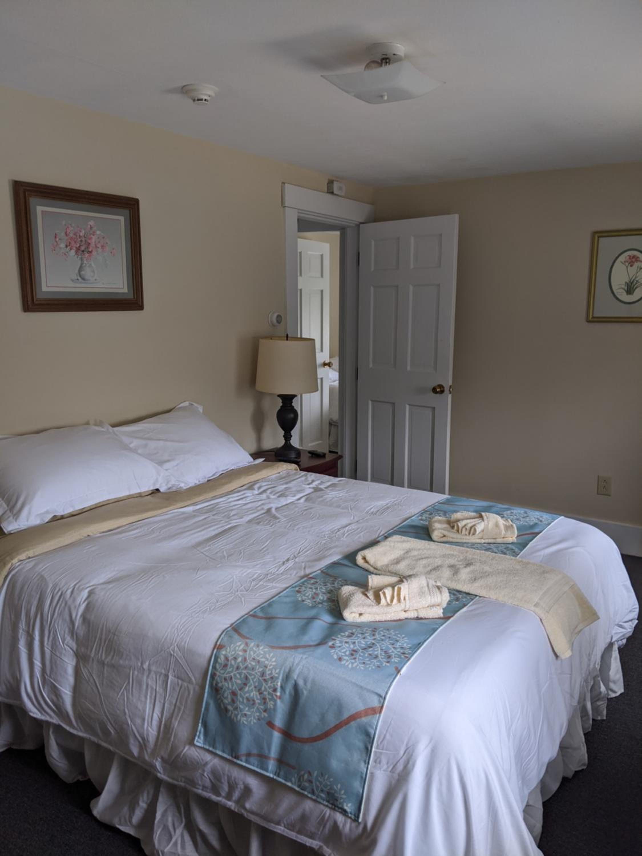 Lake Shore Farm Inn - Property Image 55