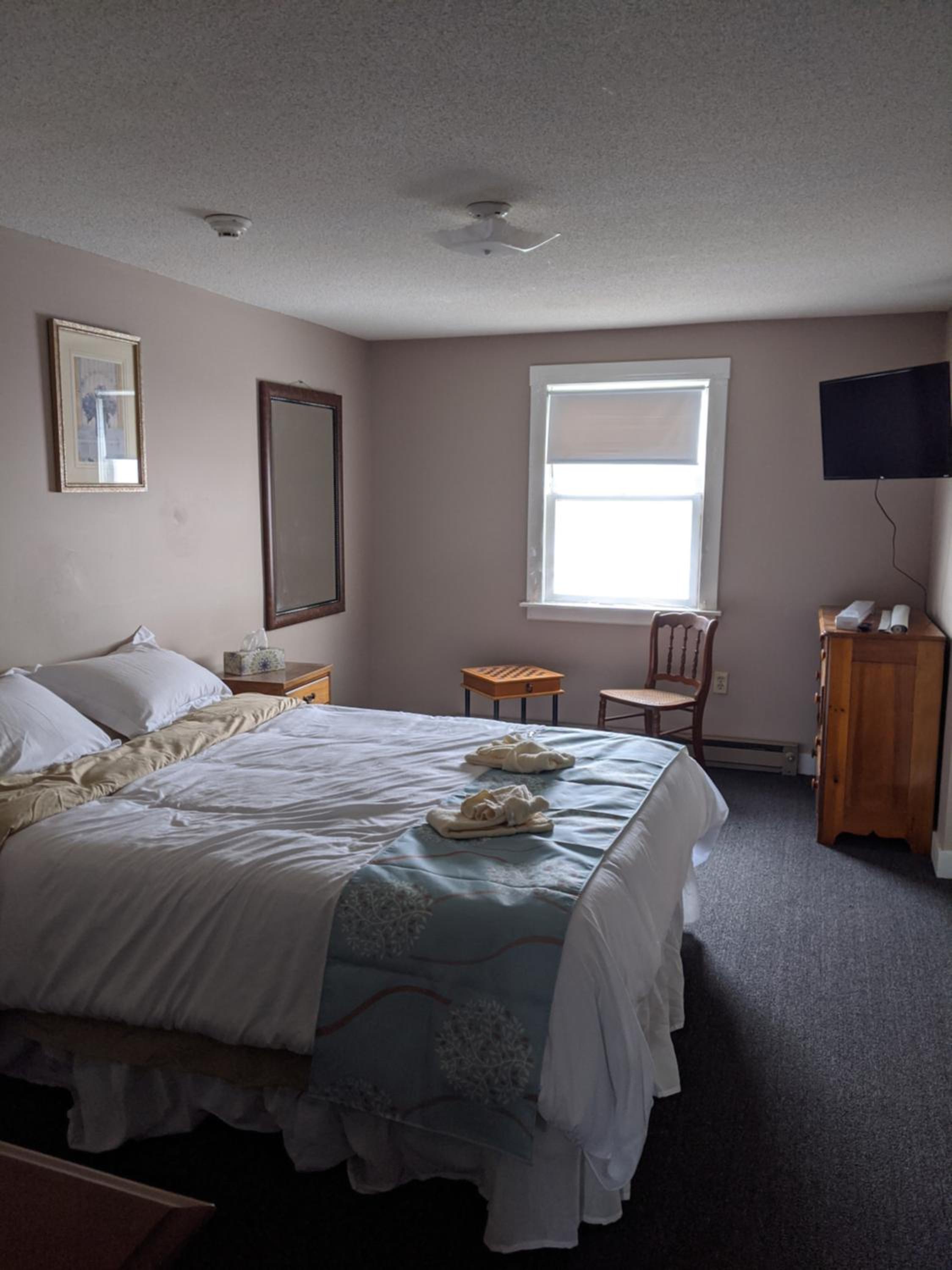 Lake Shore Farm Inn - Property Image 2