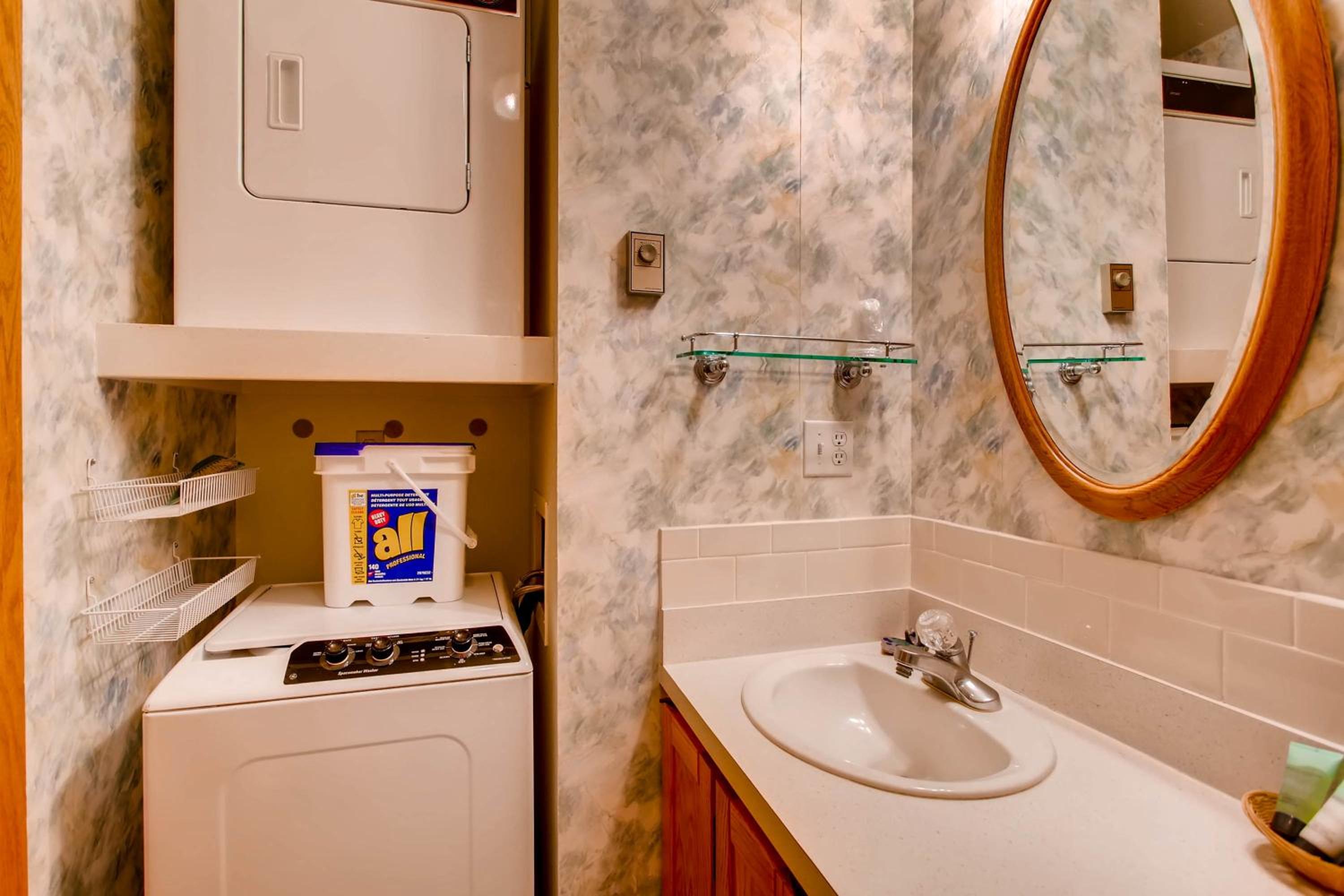 Gunnison Vacations - Ski-in Ski-out Studio Private Balcony  Fireplace condo - Property Image 5