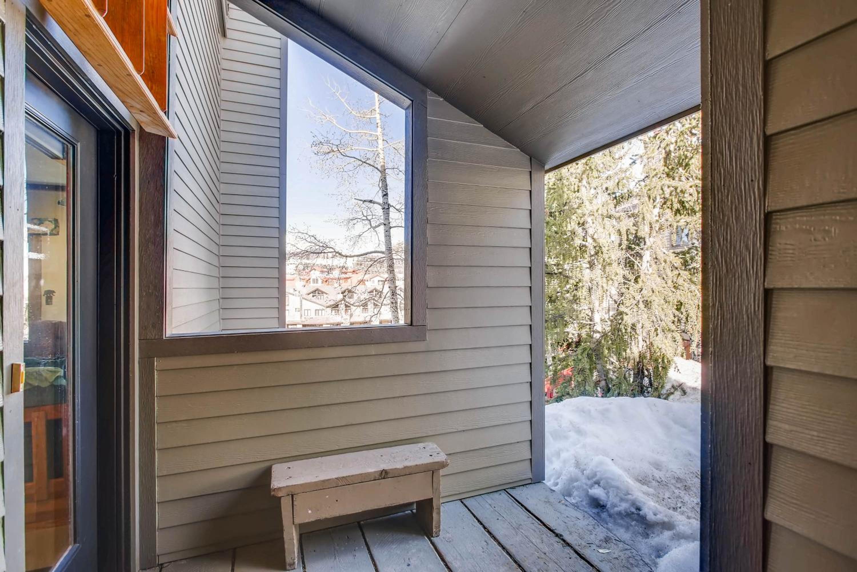 Ski-in Ski-out Studio Private Balcony  Fireplace condo - Property Image 23