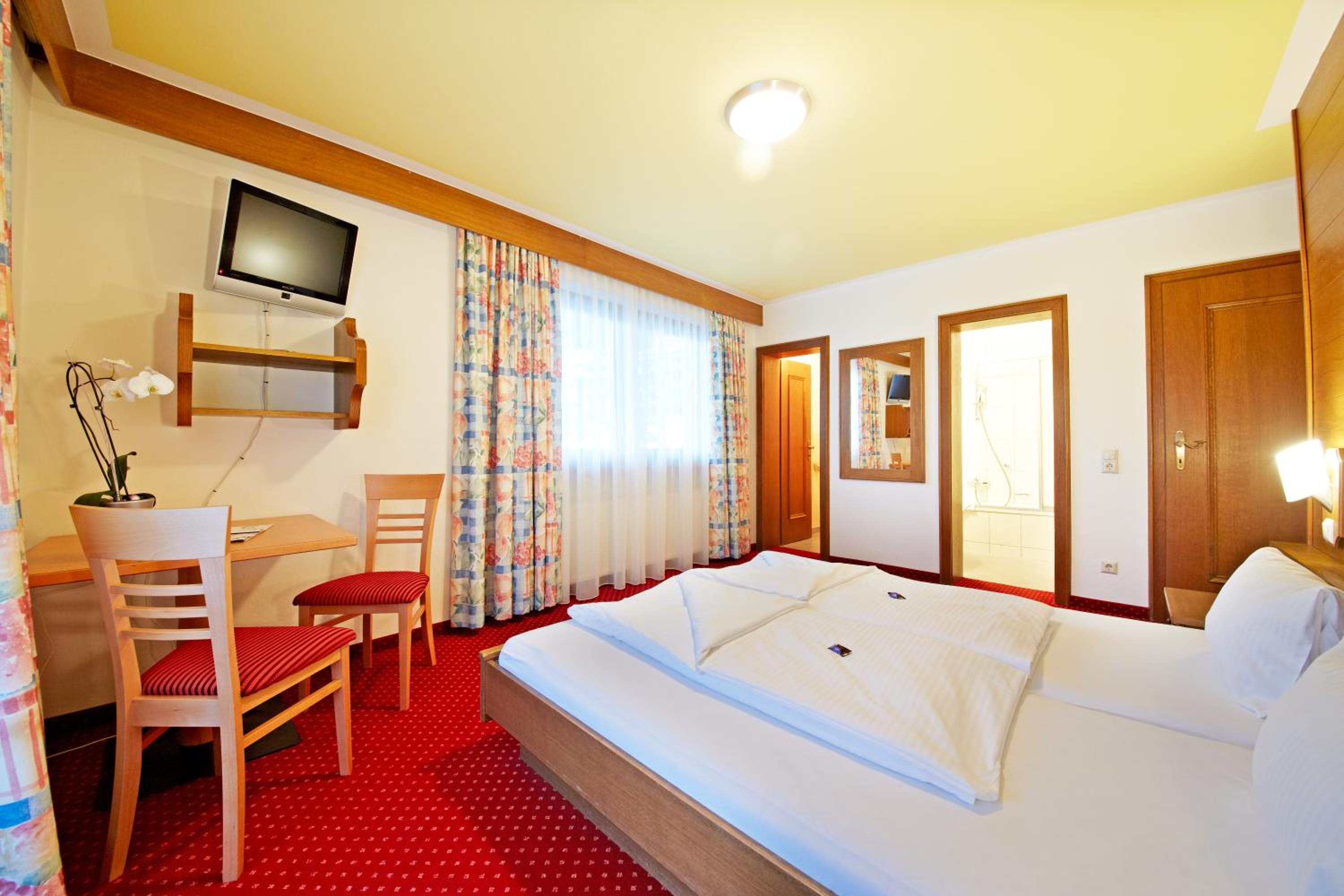 HELI'S Bed & Breakfast