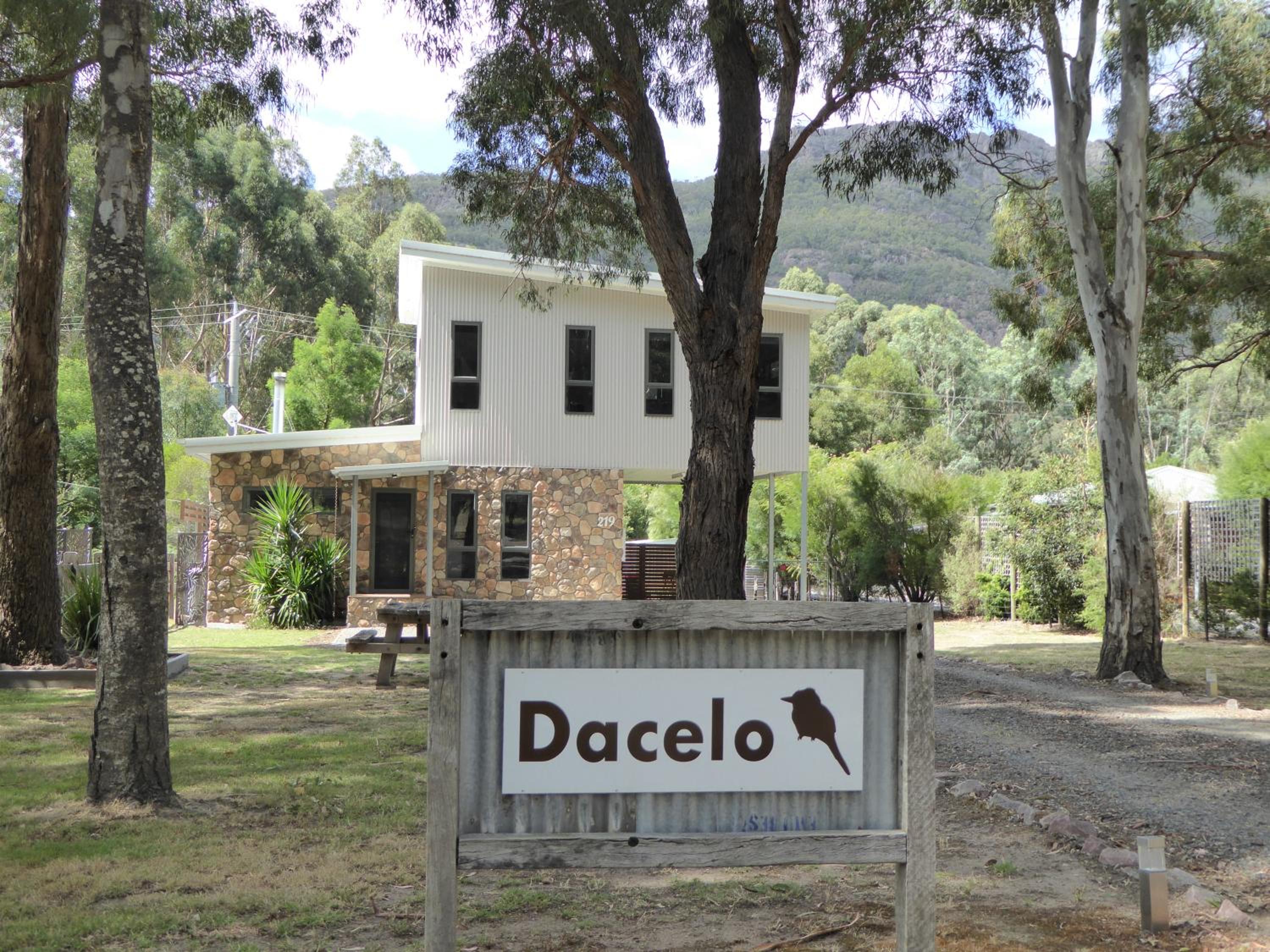Dacelo