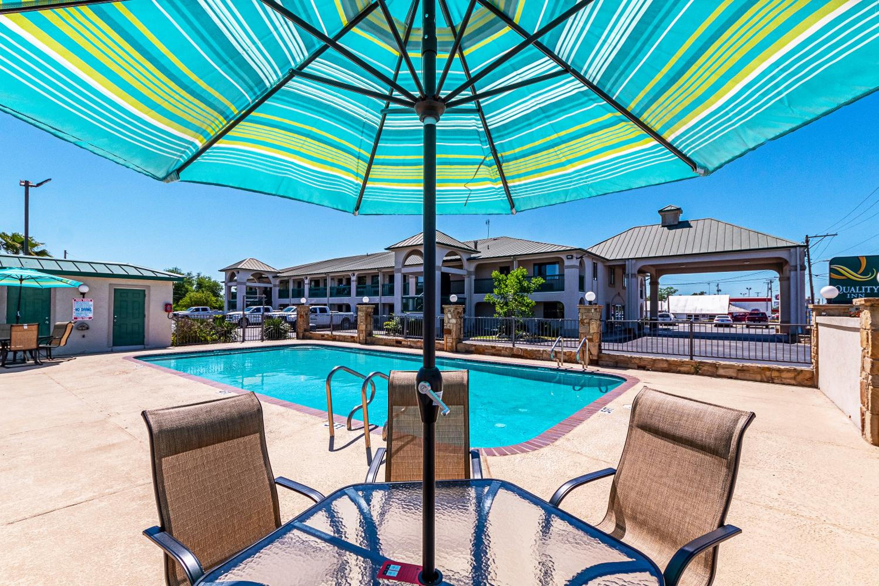 Quality Inn Three Rivers