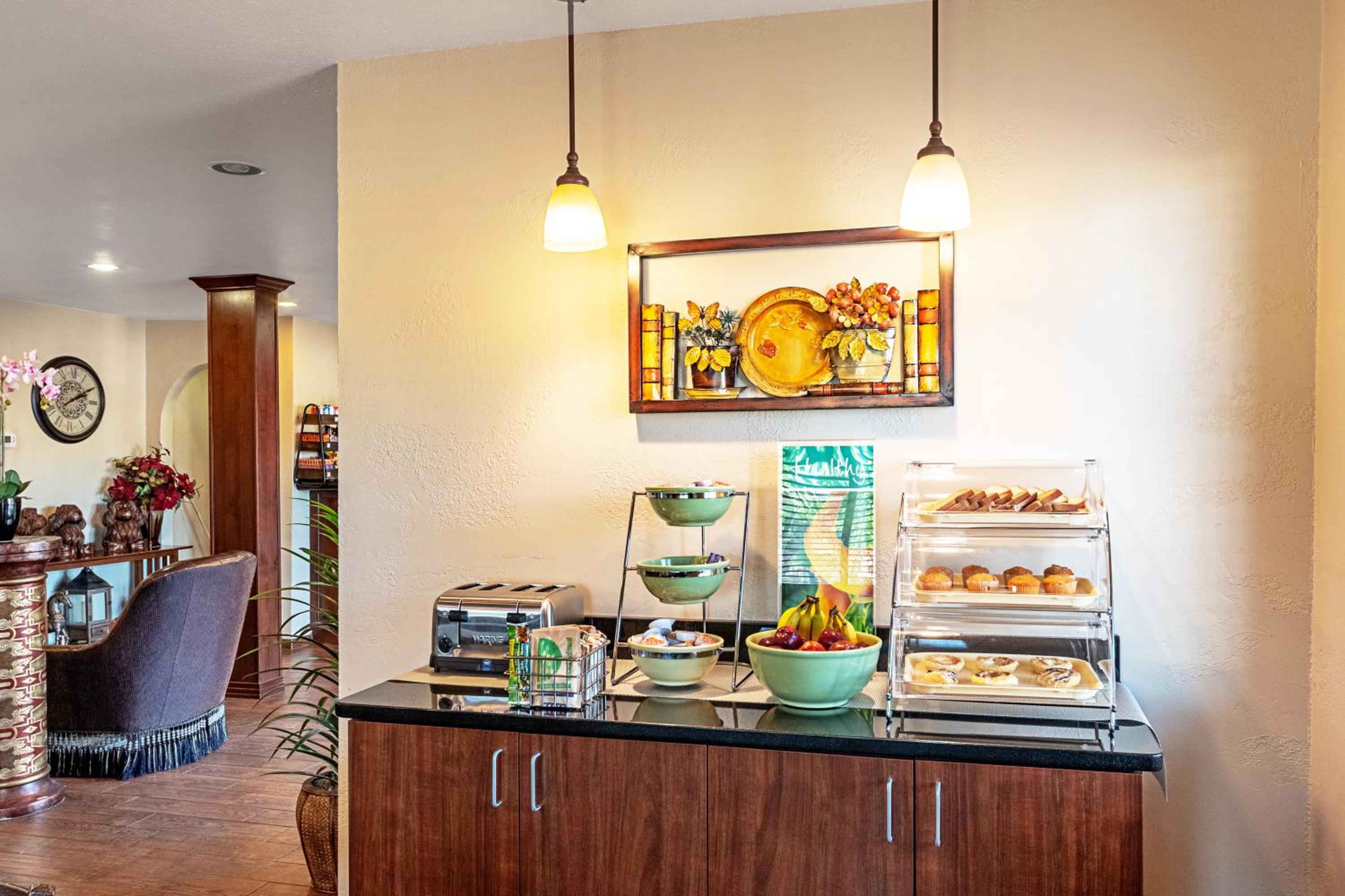 Quality Inn Three Rivers