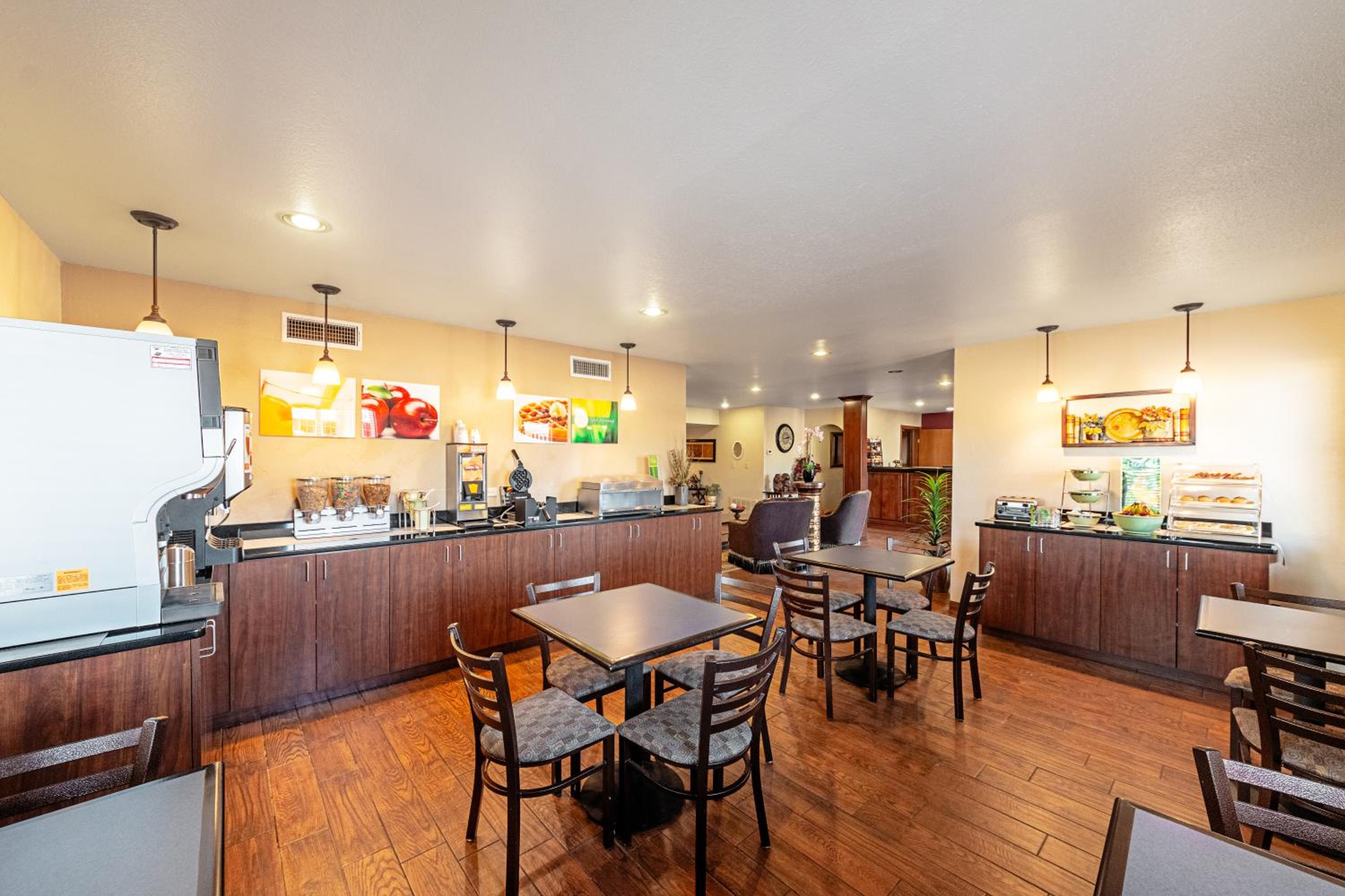 Quality Inn Three Rivers