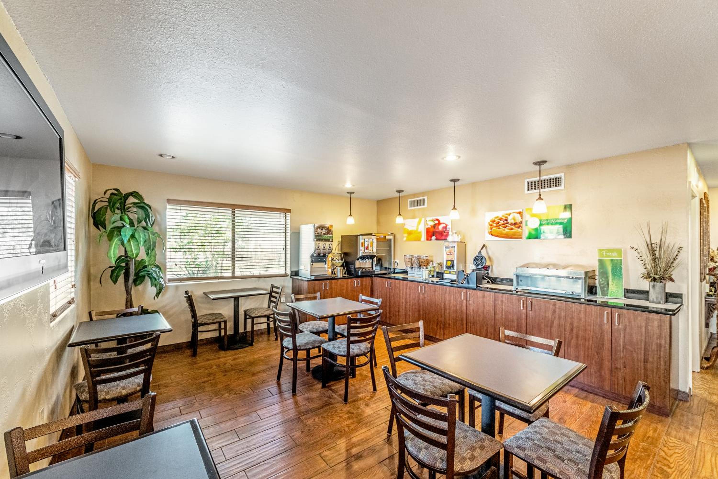 Quality Inn Three Rivers