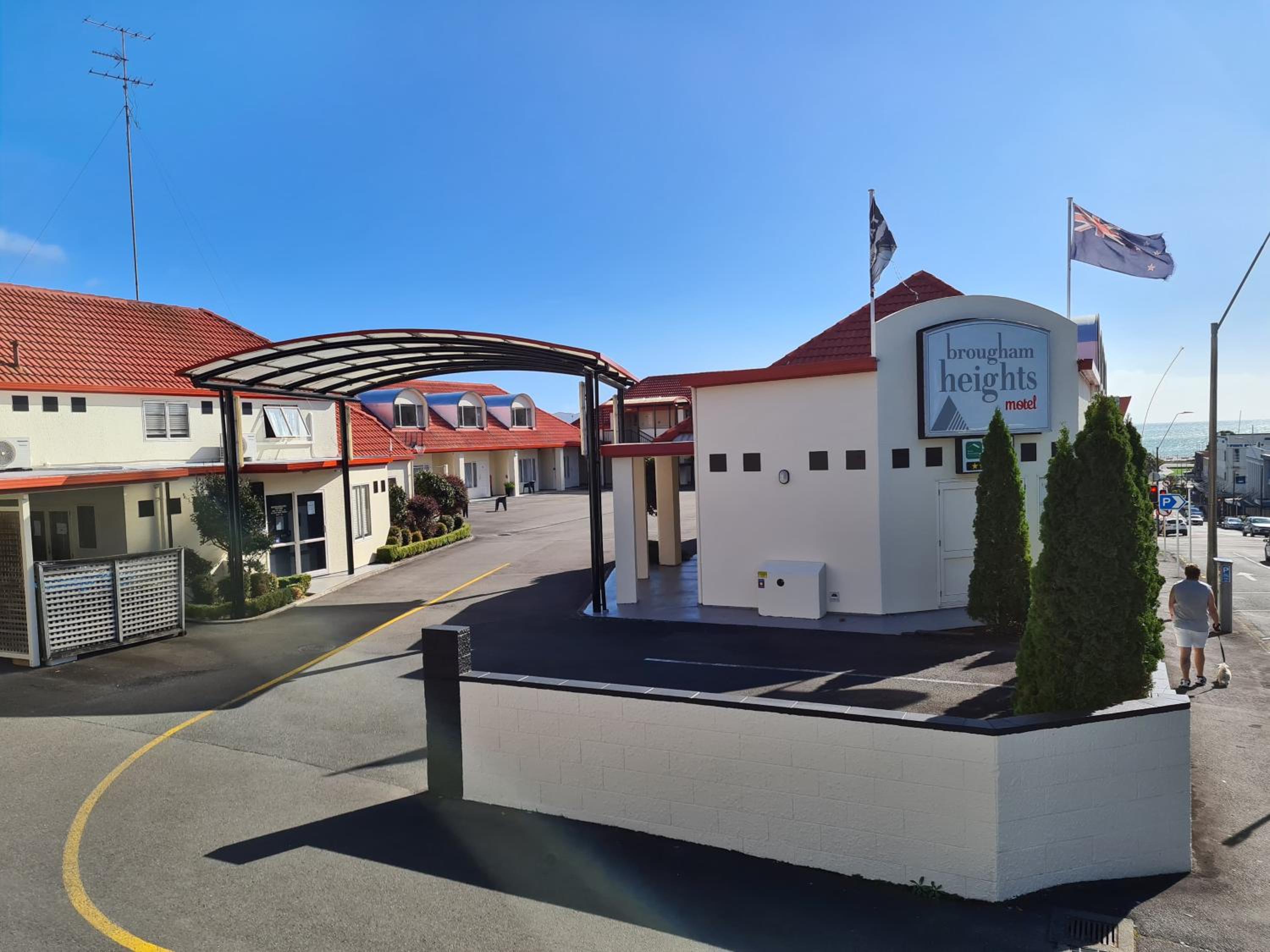 Brougham Heights Motel
