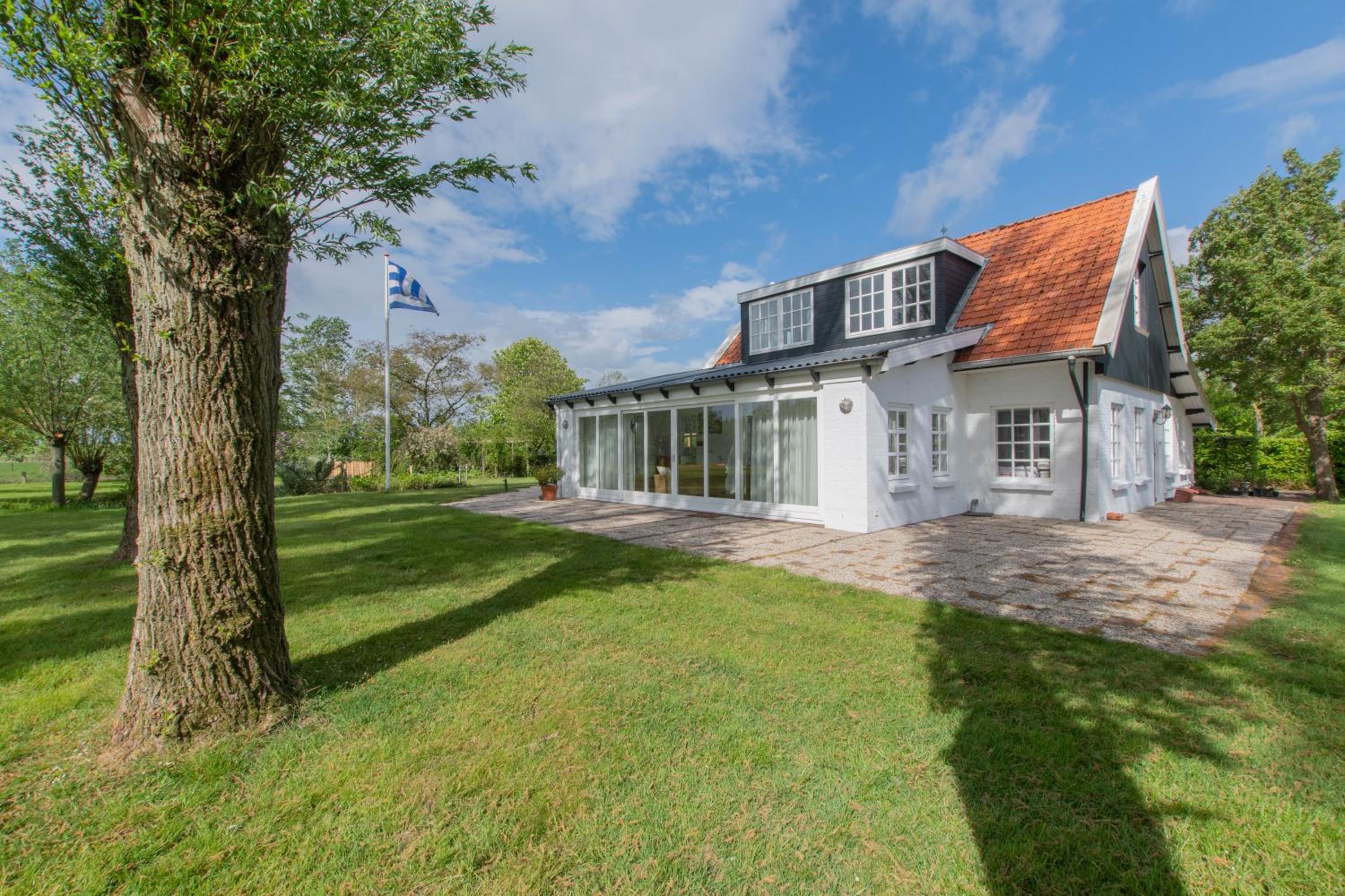 Prachtig gelegen vrijstaand landhuis view 5
