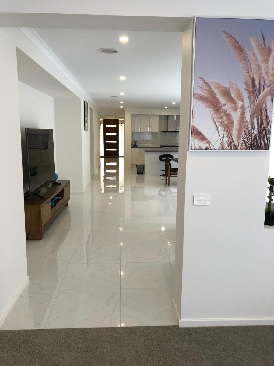Apple House Upper Point Cook view 4