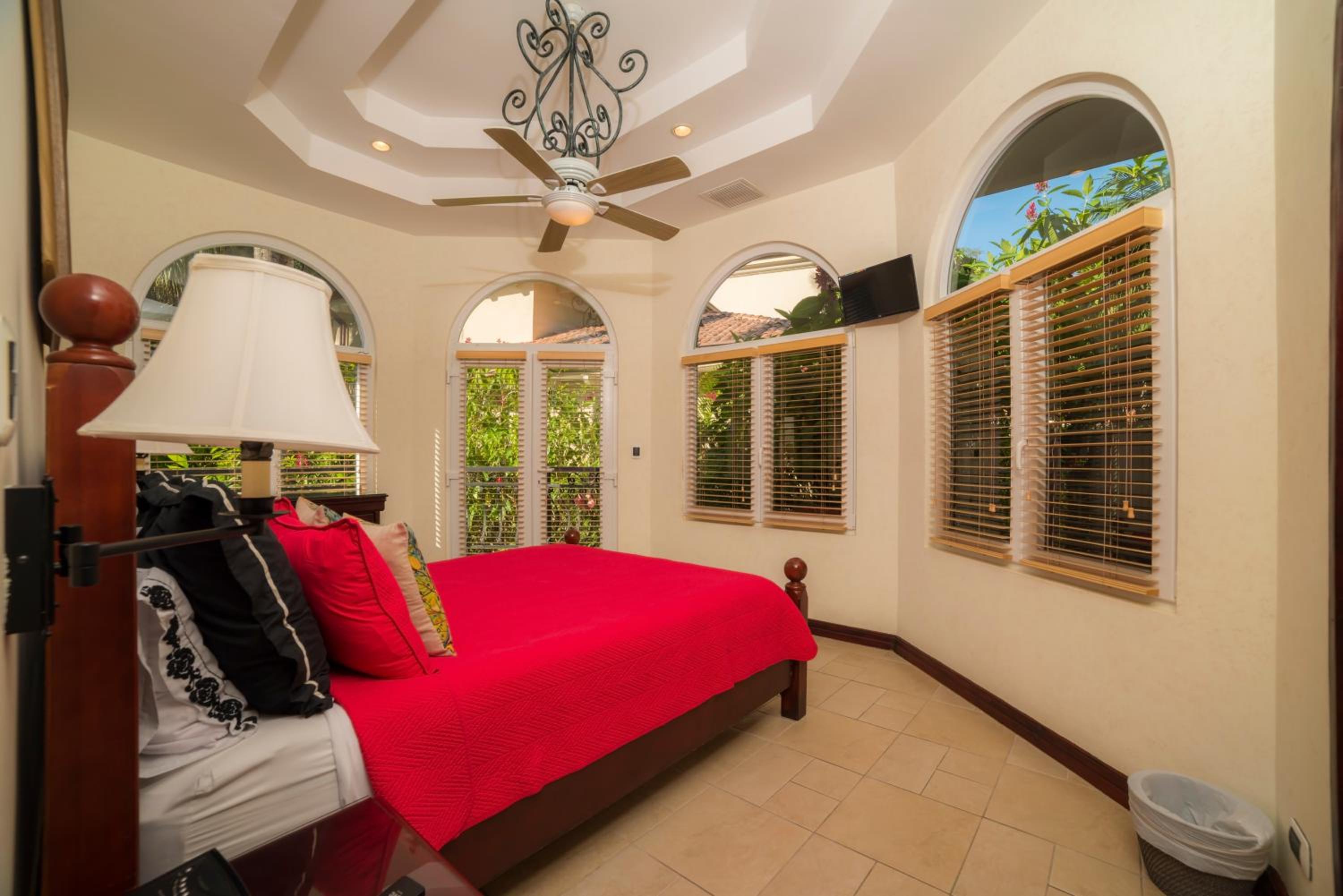 Harmon Estate 6 bdrs private pool in Los Suenos