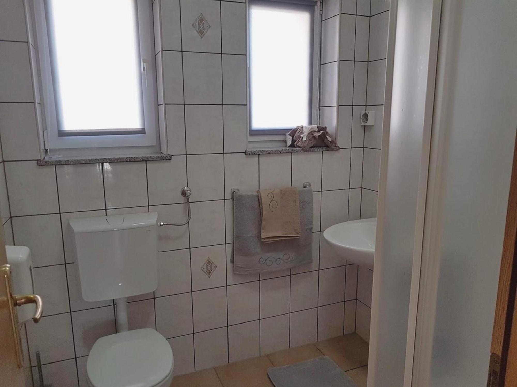 Photo 32