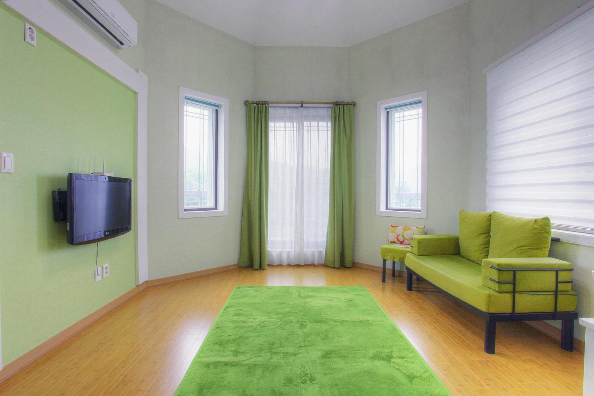 Forest of Color Pension