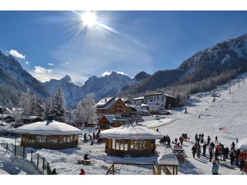 Vila Mojca Apartma Eva-Neža, Kranjska Gora (center) view 3