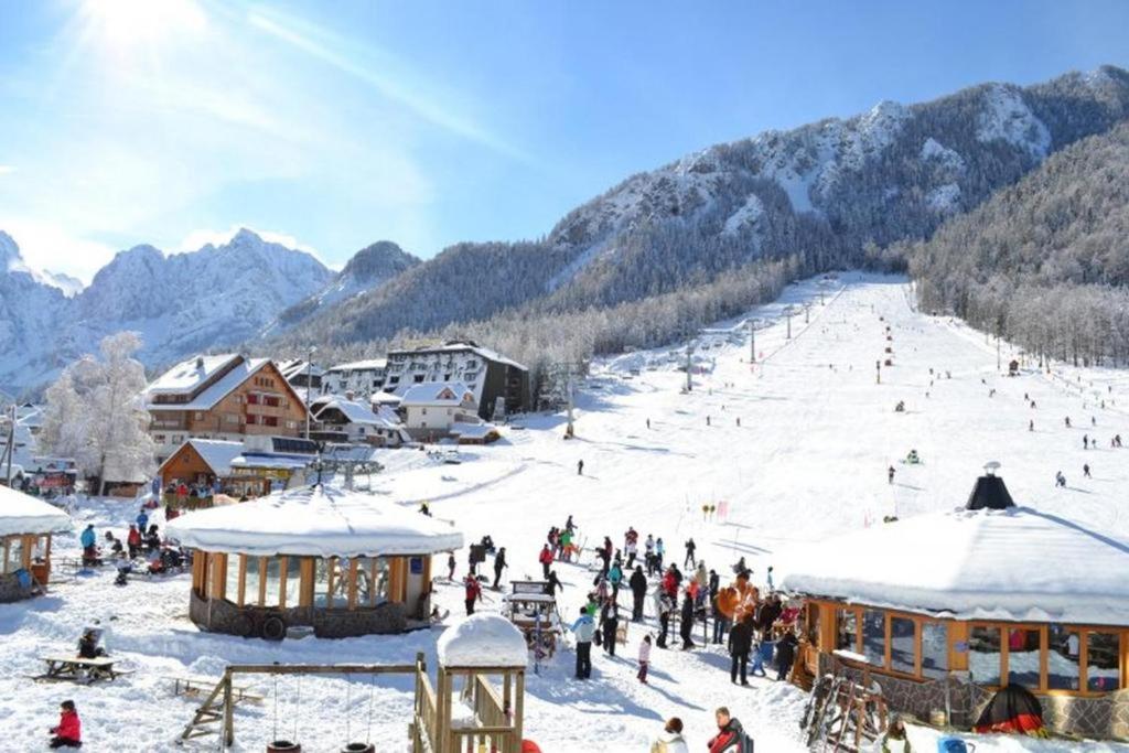 Vila Mojca Apartma Eva-Neža, Kranjska Gora (center) view 5