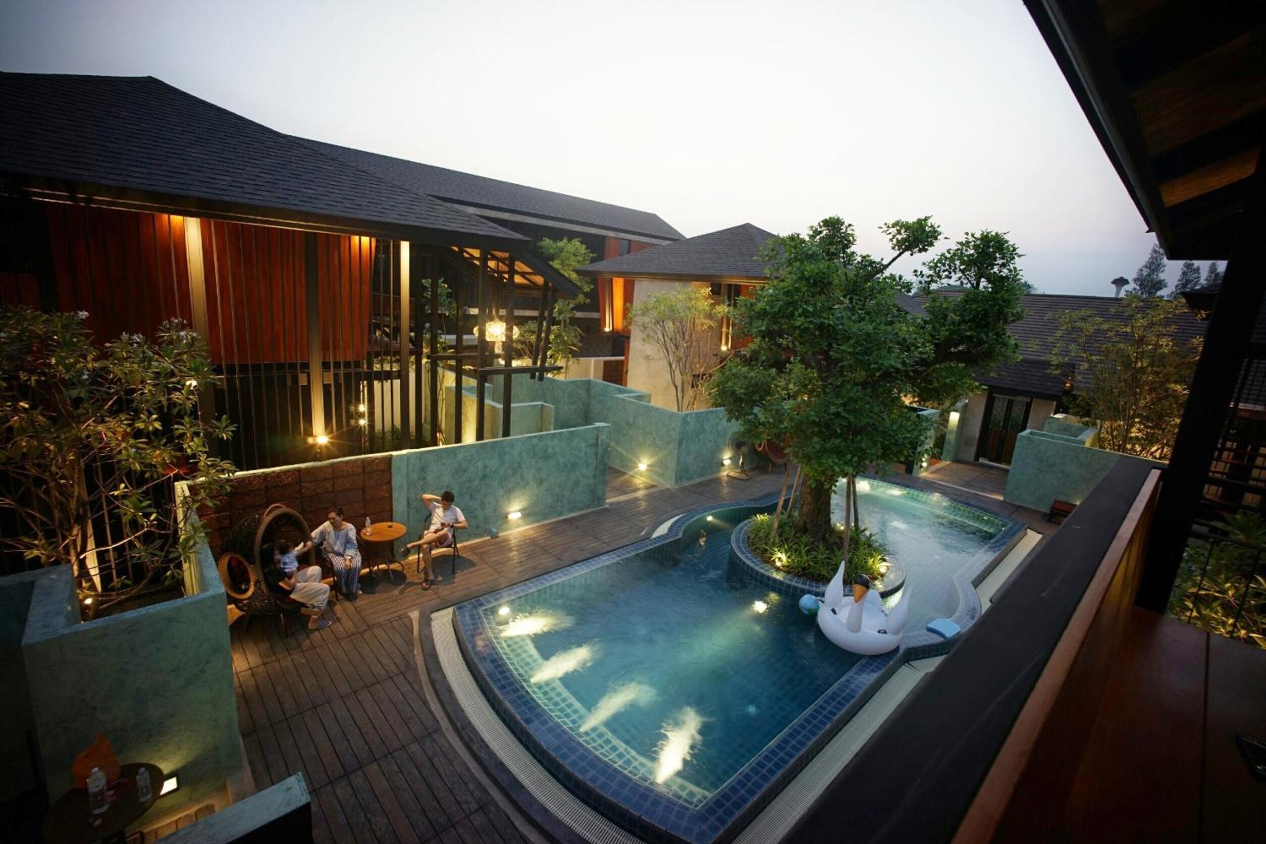 At Leaf Villa