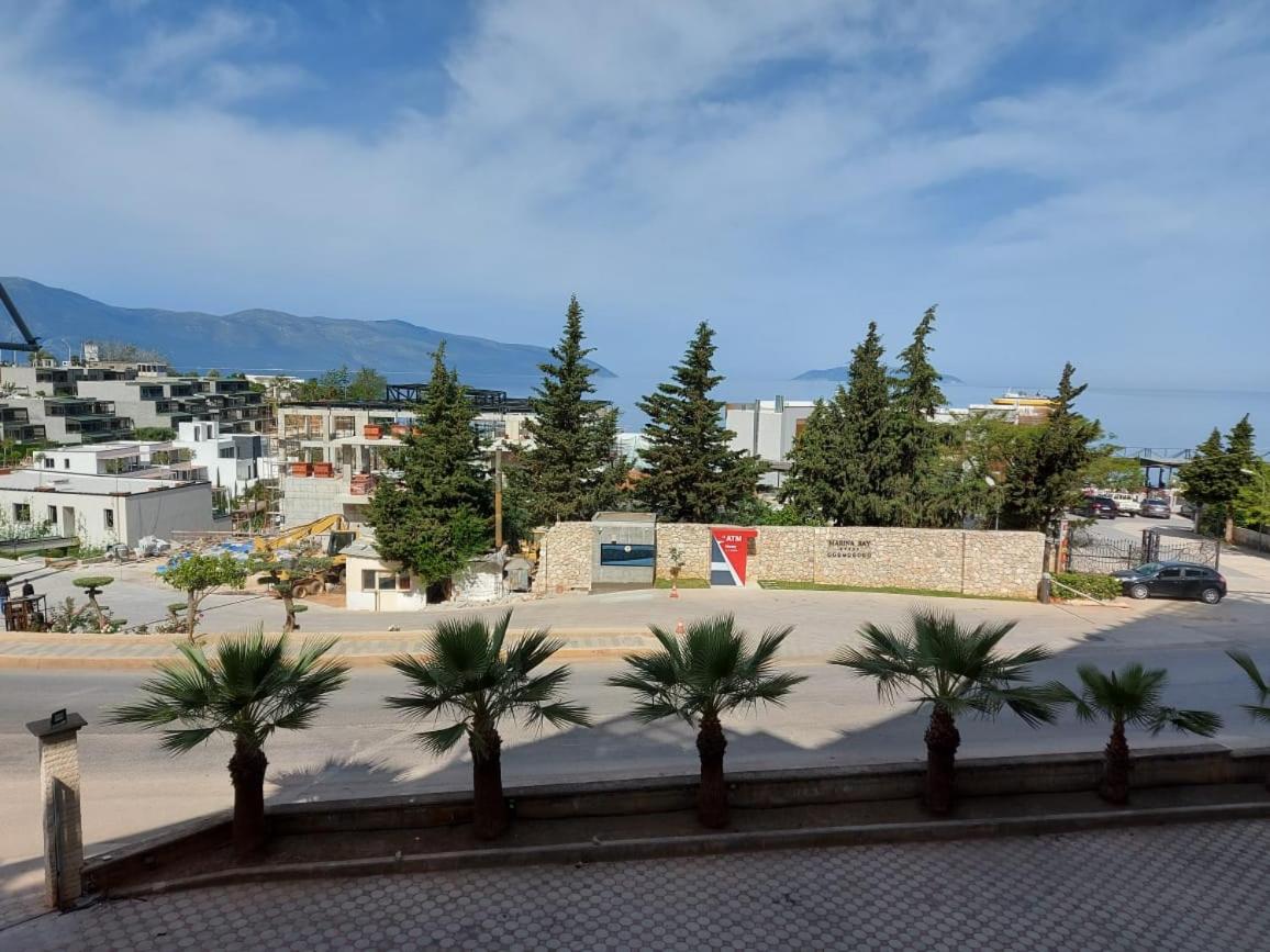 Deni Sea View Apartment
