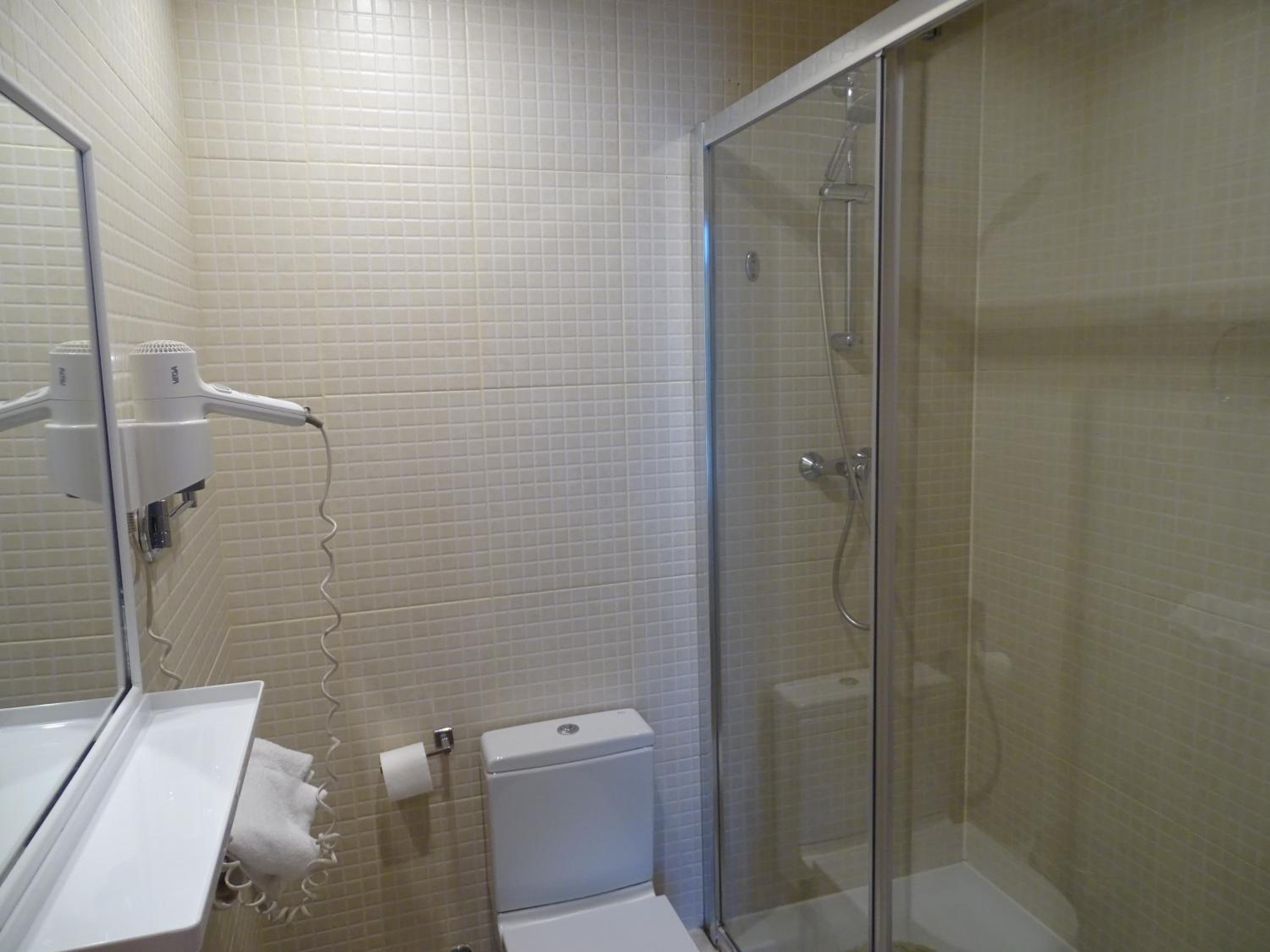 The Hotel 592 - Adults Only