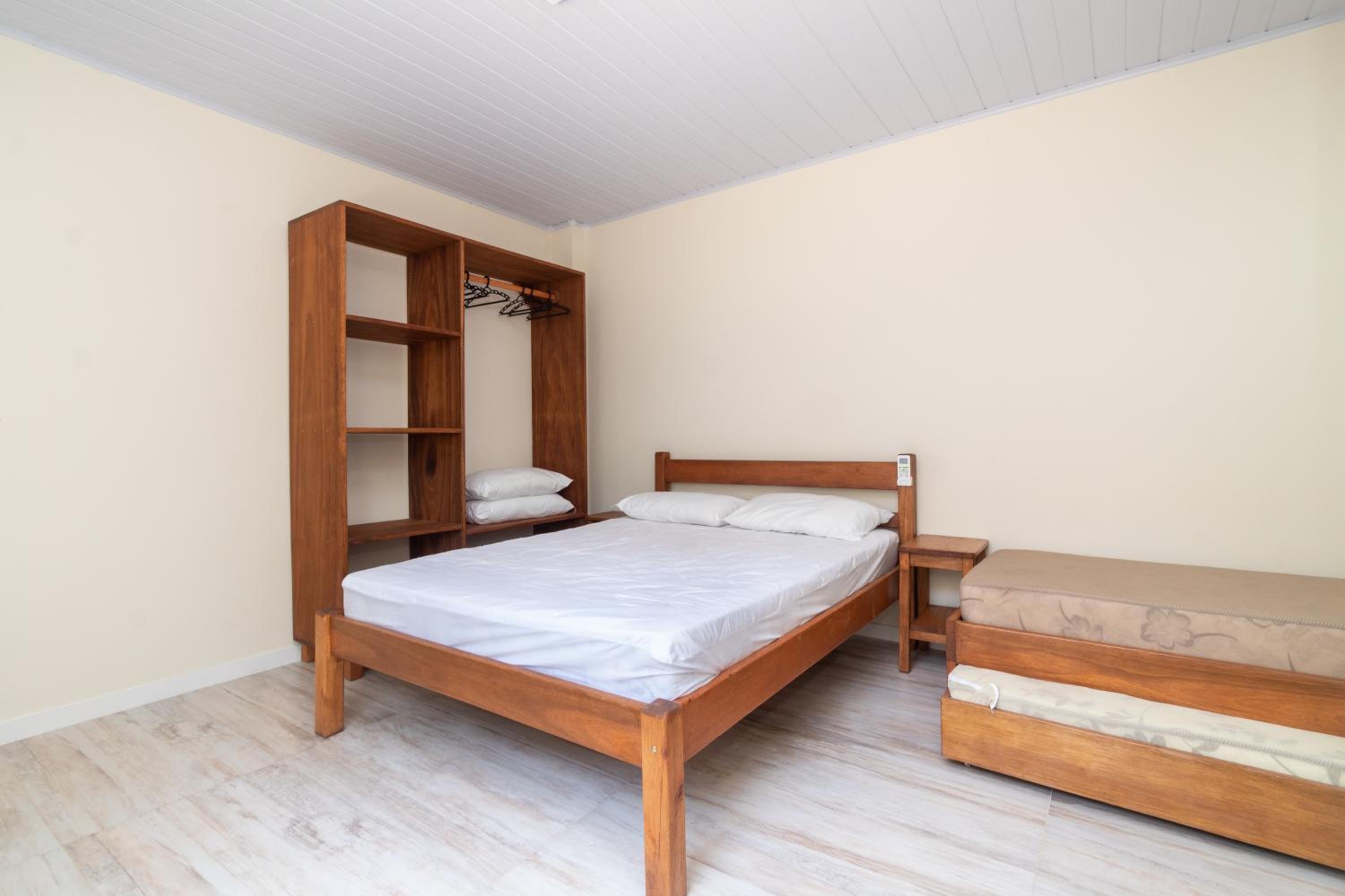 CASA FRANK COM PISCINA EM MARISCAL