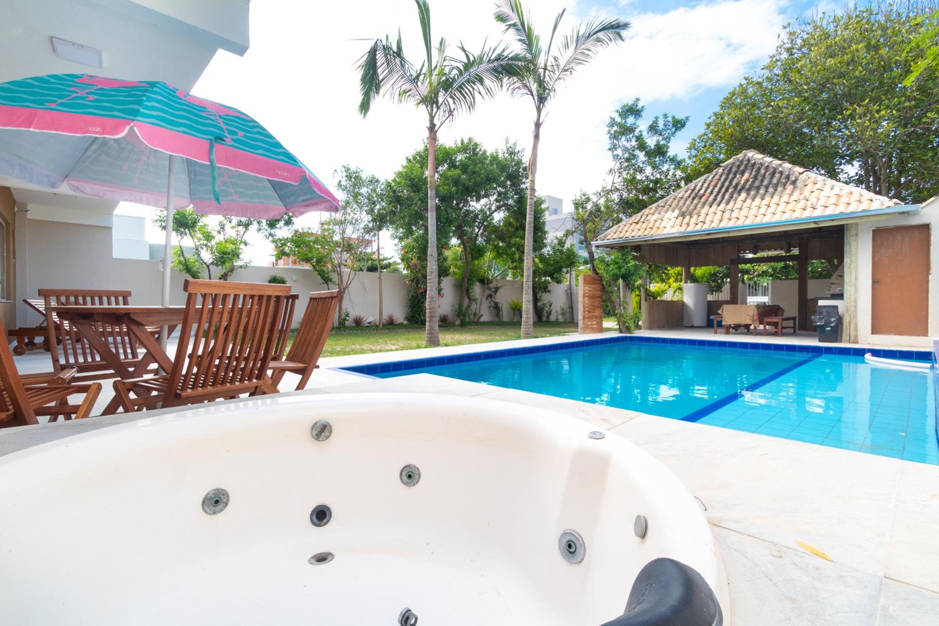 CASA FRANK COM PISCINA EM MARISCAL