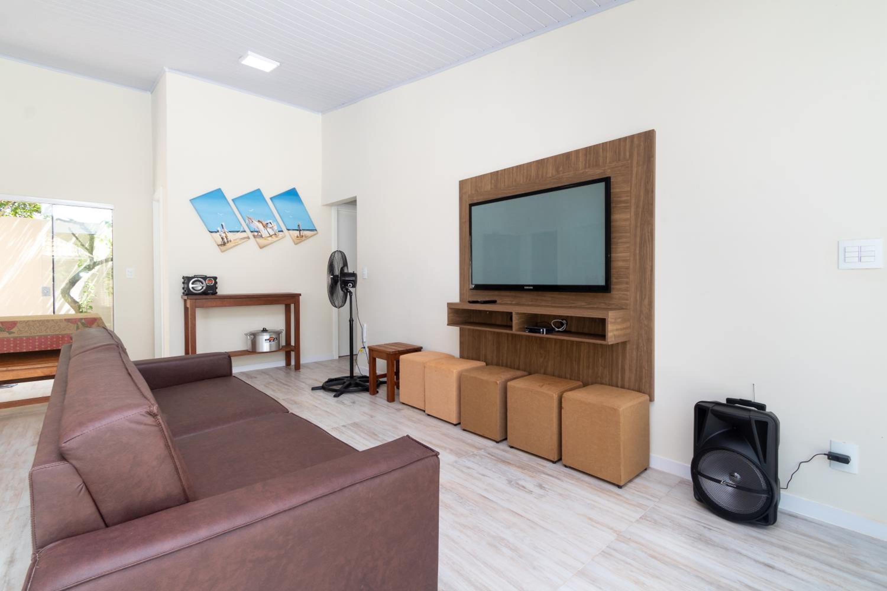 CASA FRANK COM PISCINA EM MARISCAL