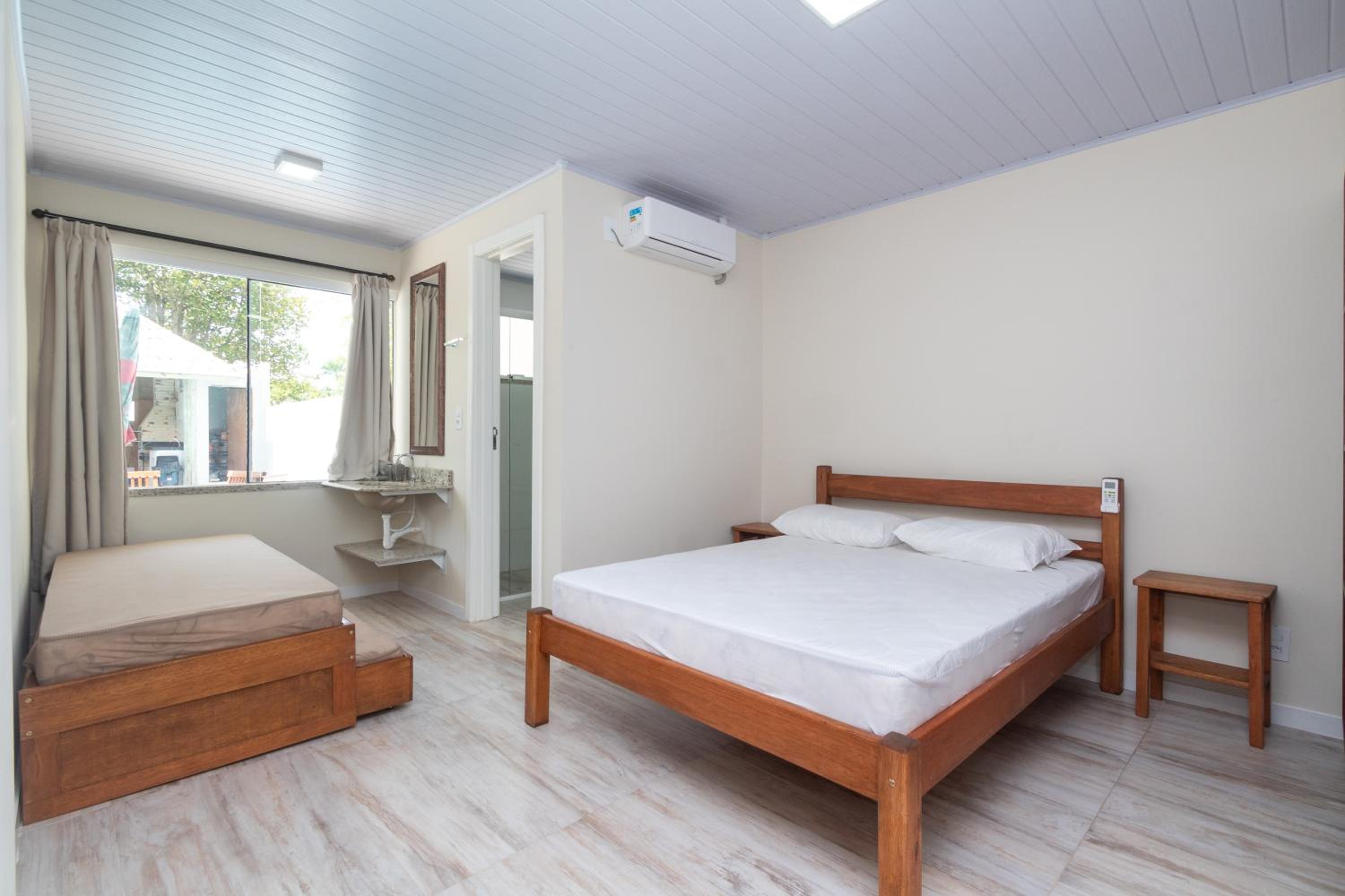 CASA FRANK COM PISCINA EM MARISCAL