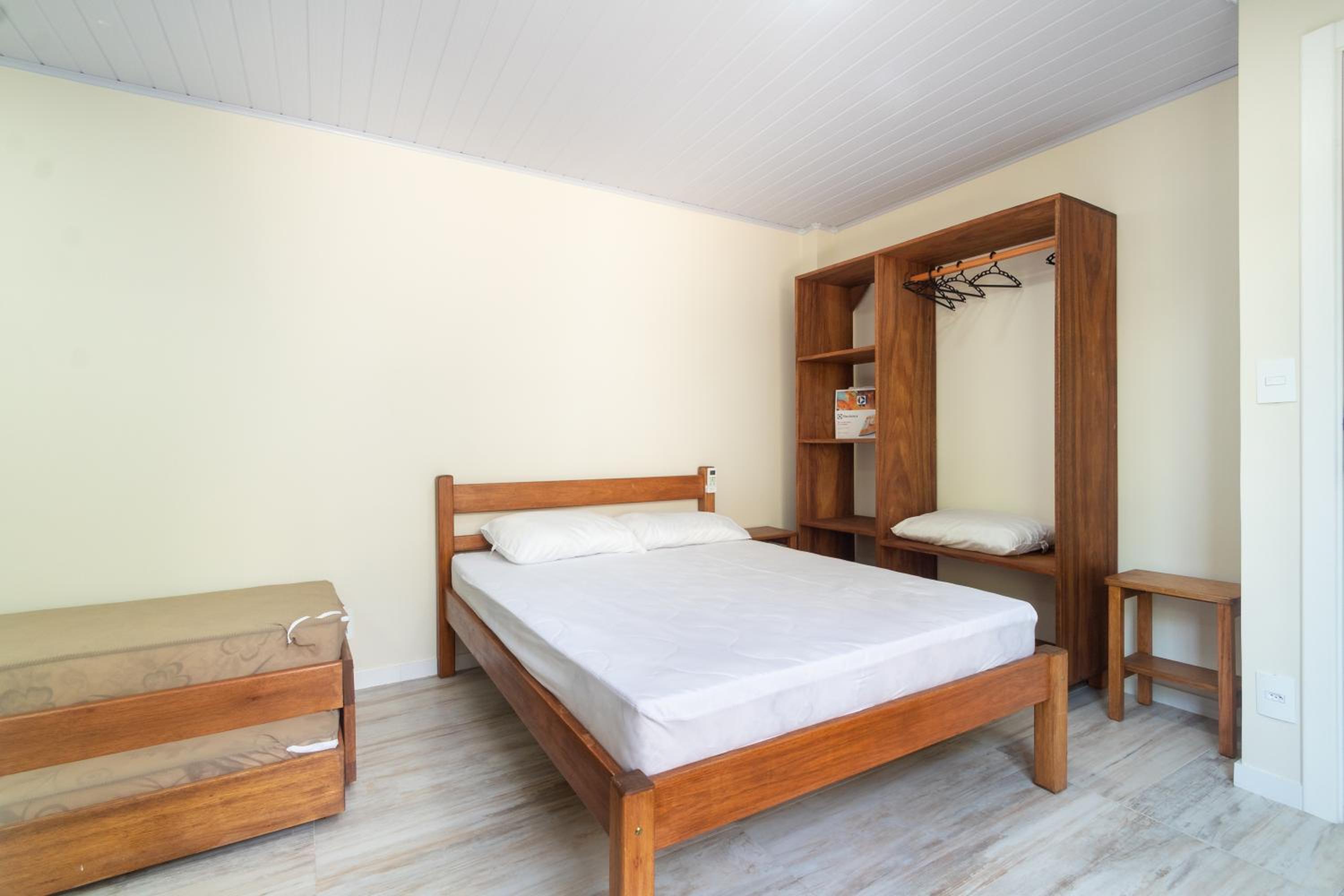 CASA FRANK COM PISCINA EM MARISCAL
