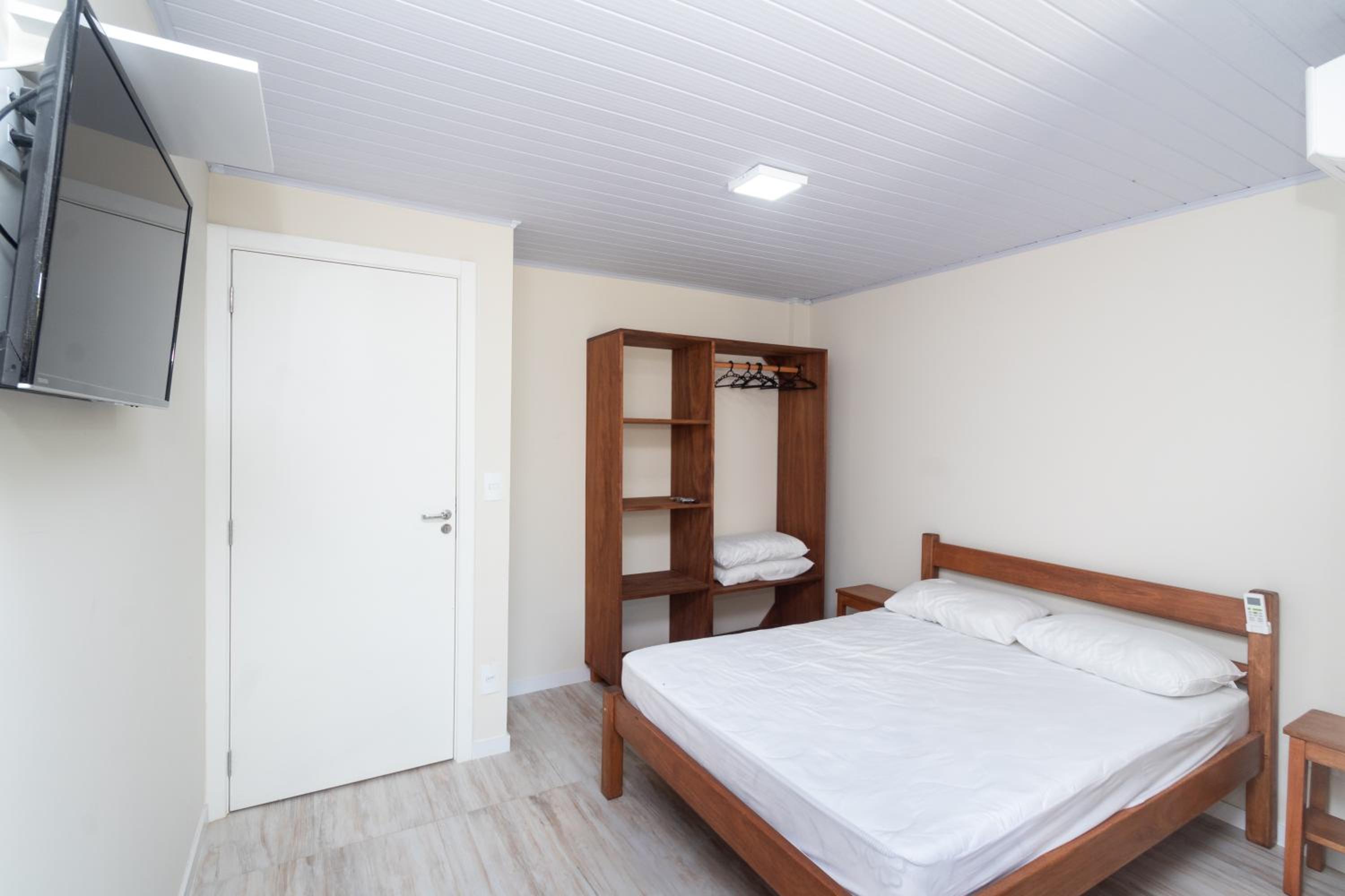 CASA FRANK COM PISCINA EM MARISCAL