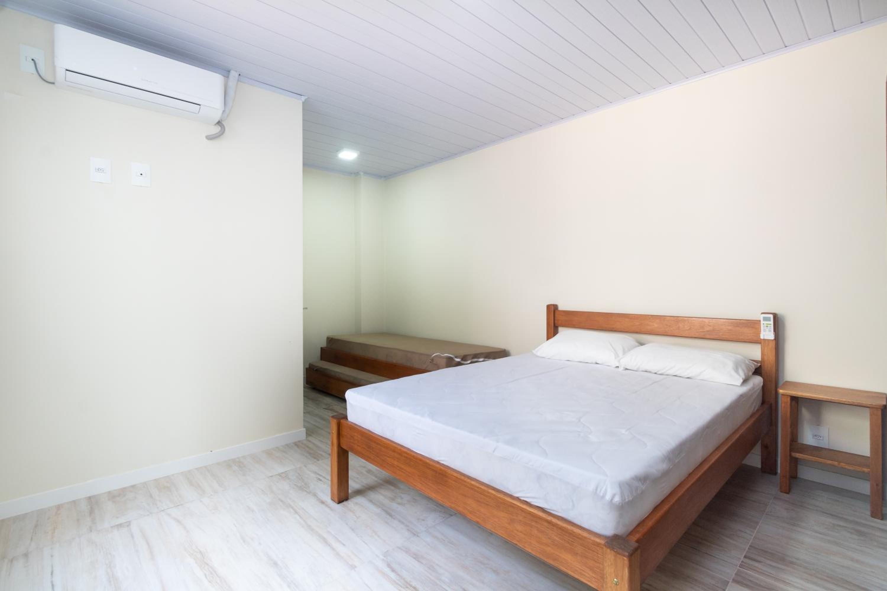CASA FRANK COM PISCINA EM MARISCAL