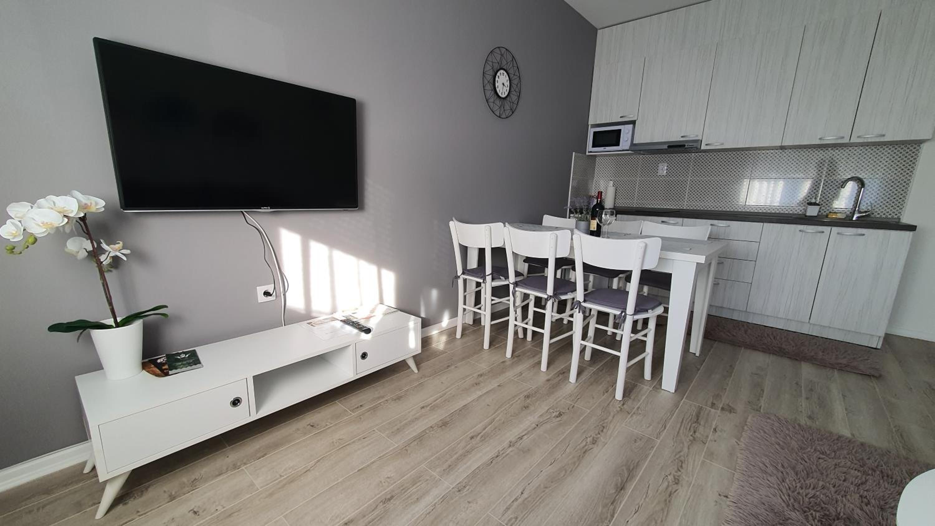 Apartments Spring view 2