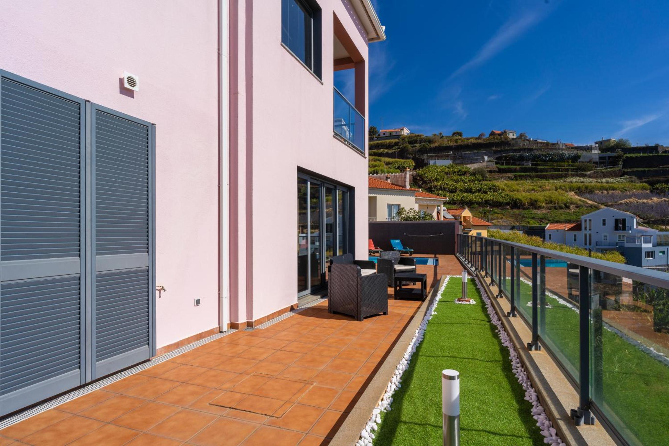 Canhas Views Pool And Barbecue