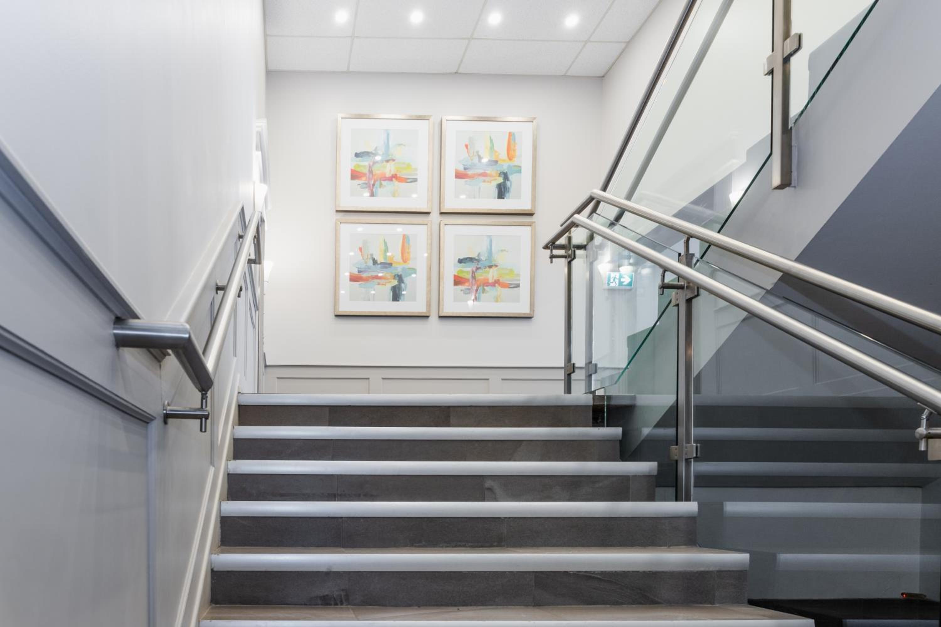 Adam's Airport Inn - Image 5