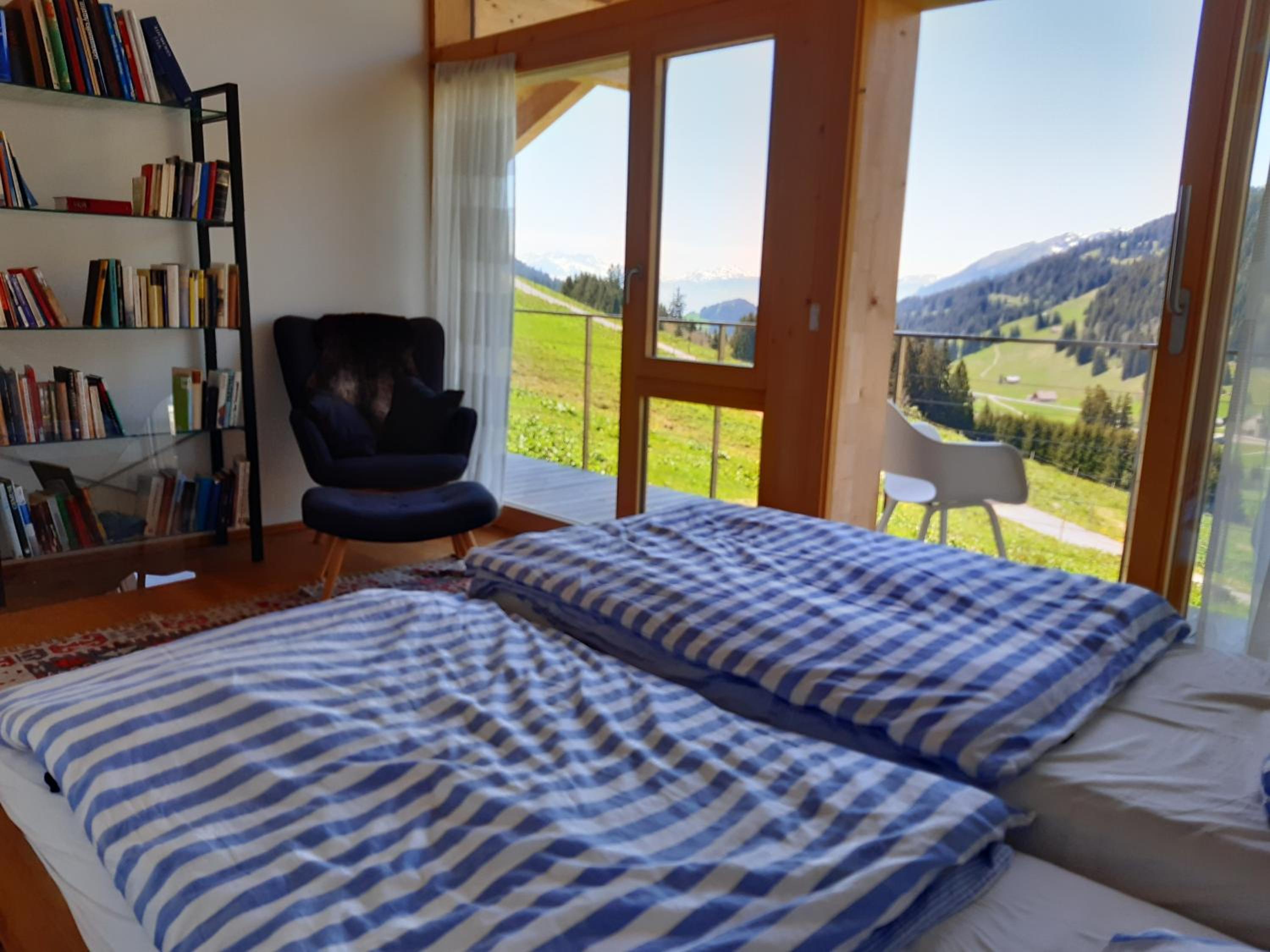 Alpine Dream Chalet with Spa close to Lake Geneva