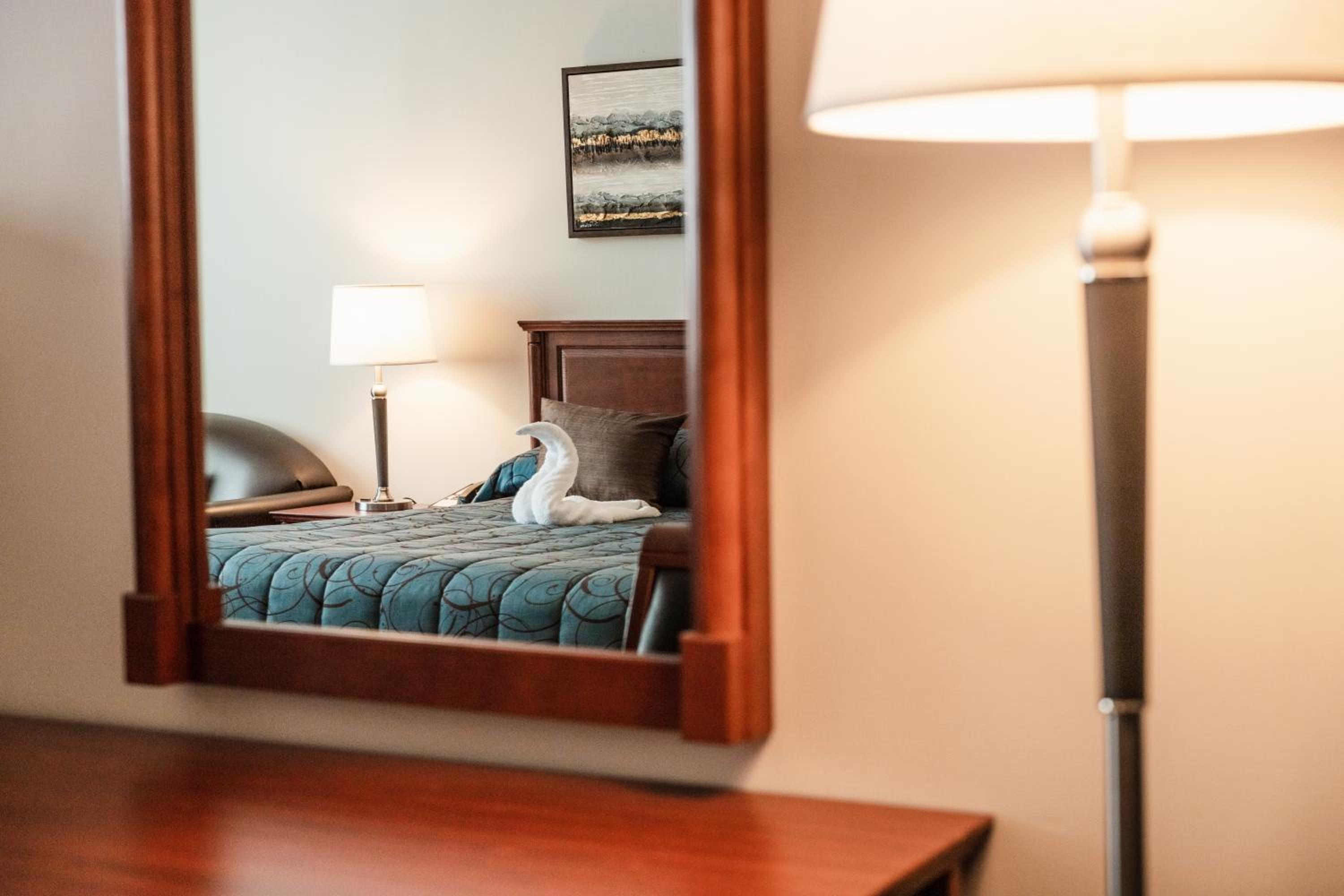 Adam's Airport Inn - Image 2