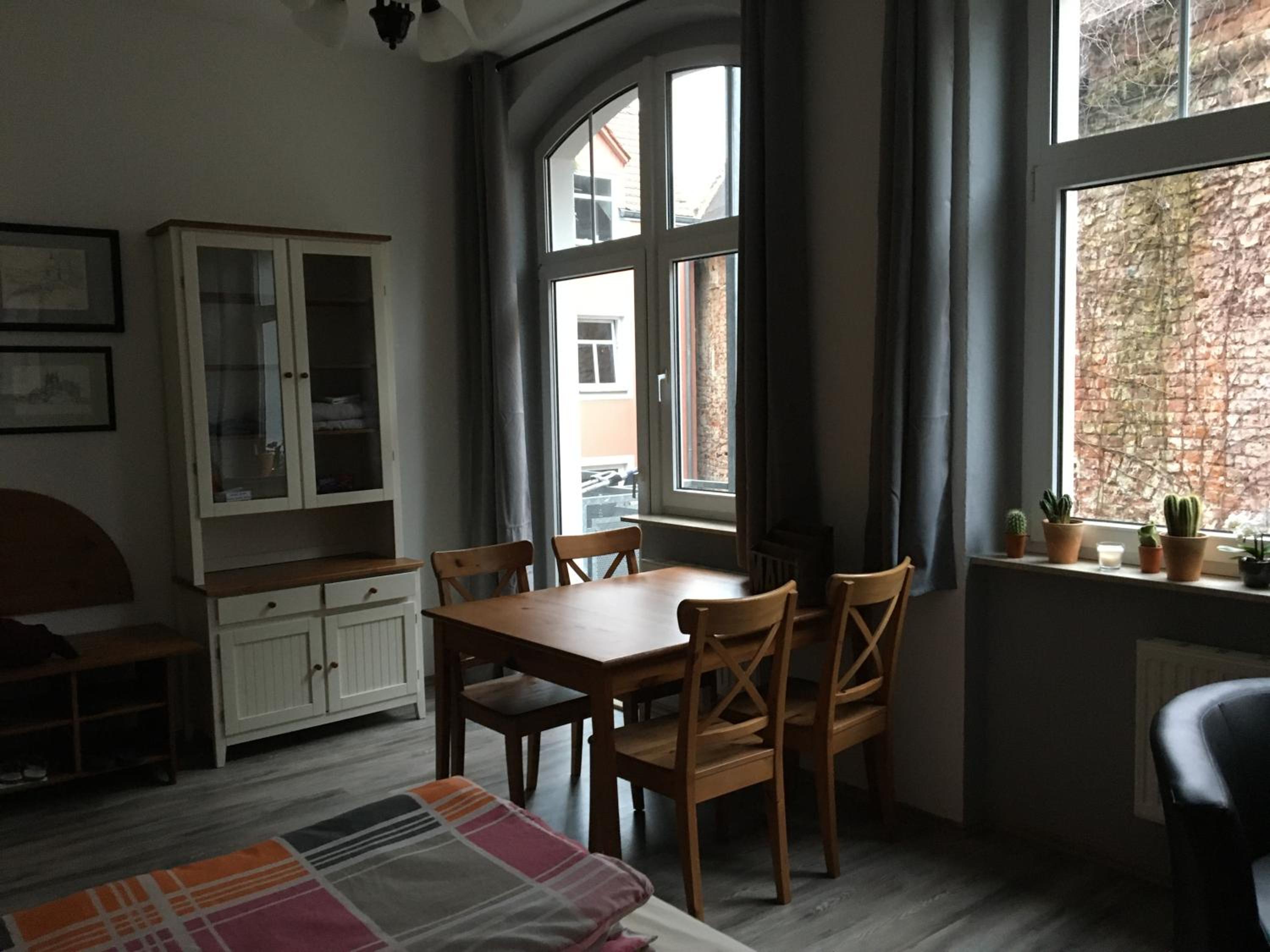 Ferienwohnung Mittendrin -Balkon- view 3