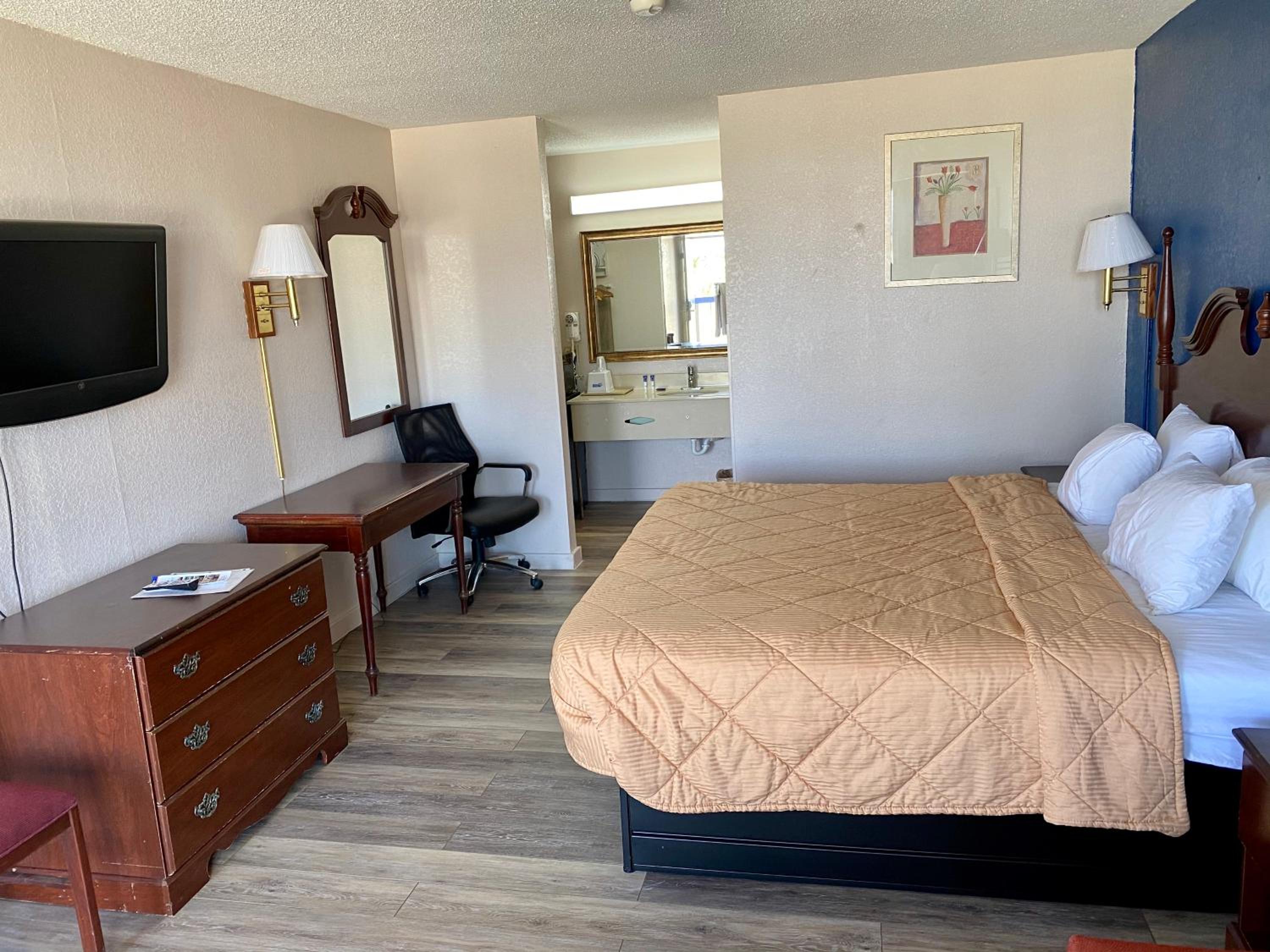 Marianna Vacations - Motel 6 Marianna, FL - Property Image 18