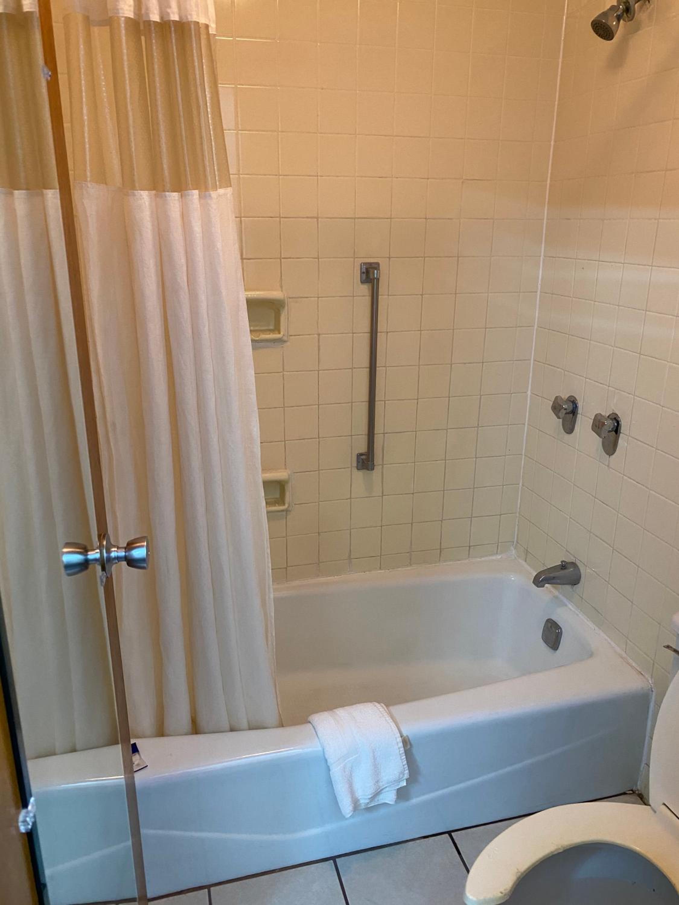 Marianna Vacations - Motel 6 Marianna, FL - Property Image 1