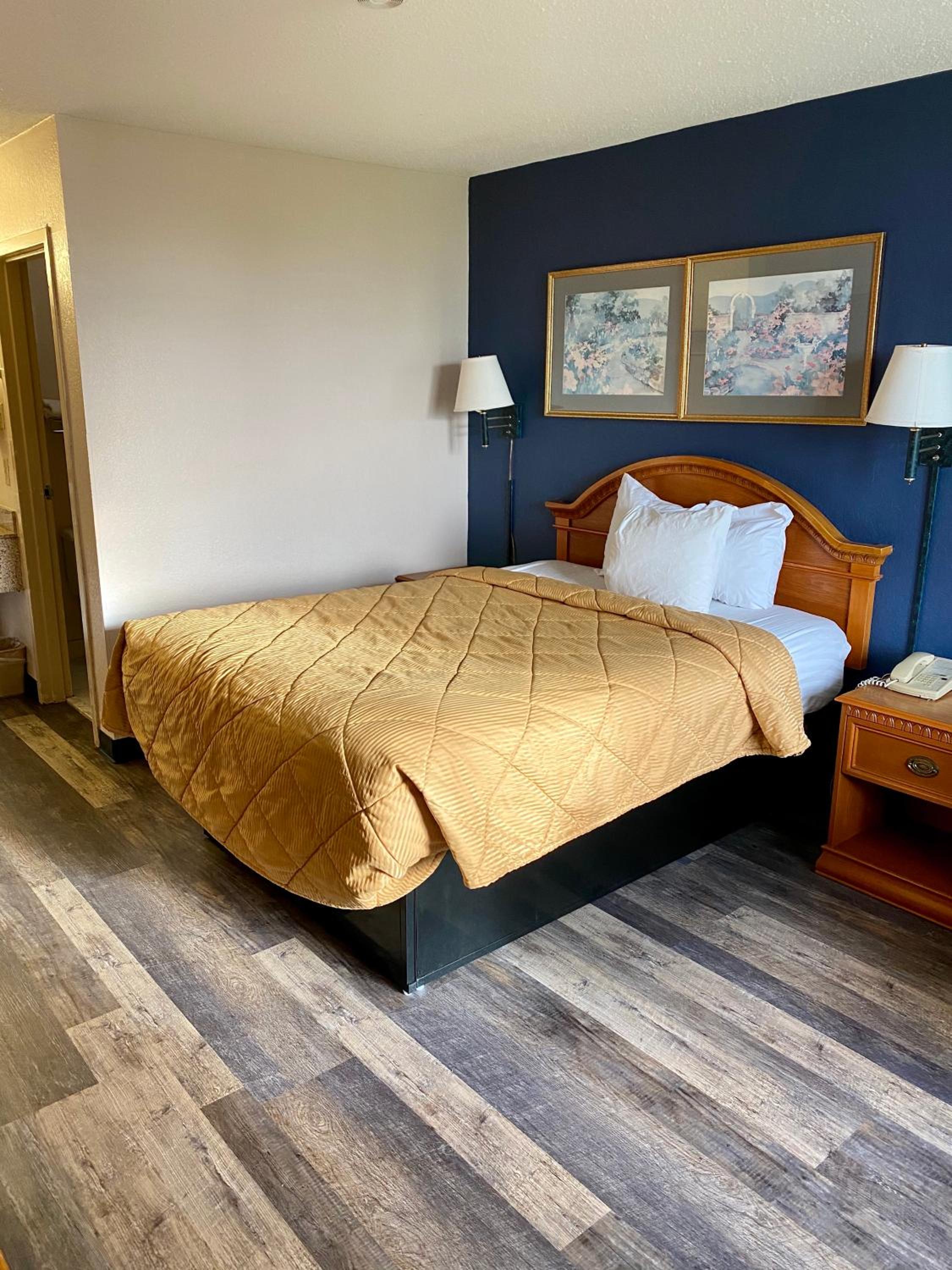 Marianna Vacations - Motel 6 Marianna, FL - Property Image 6