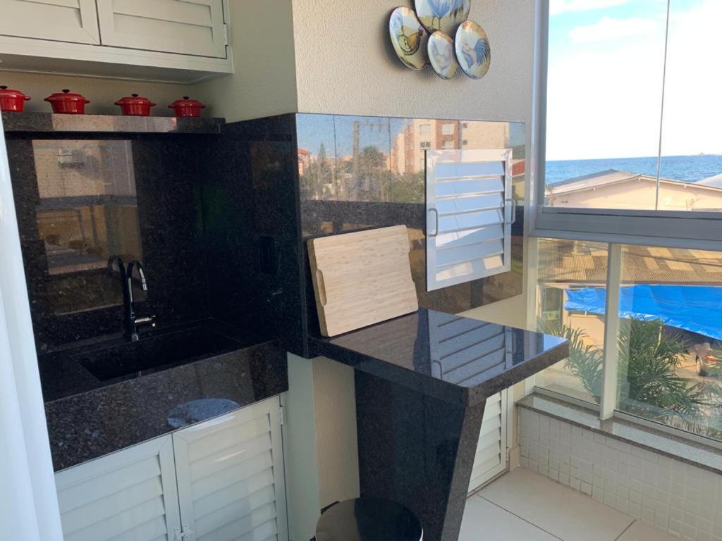 Apartamento 1 Minuto da Praia dos Ingleses, Vista Total do Mar