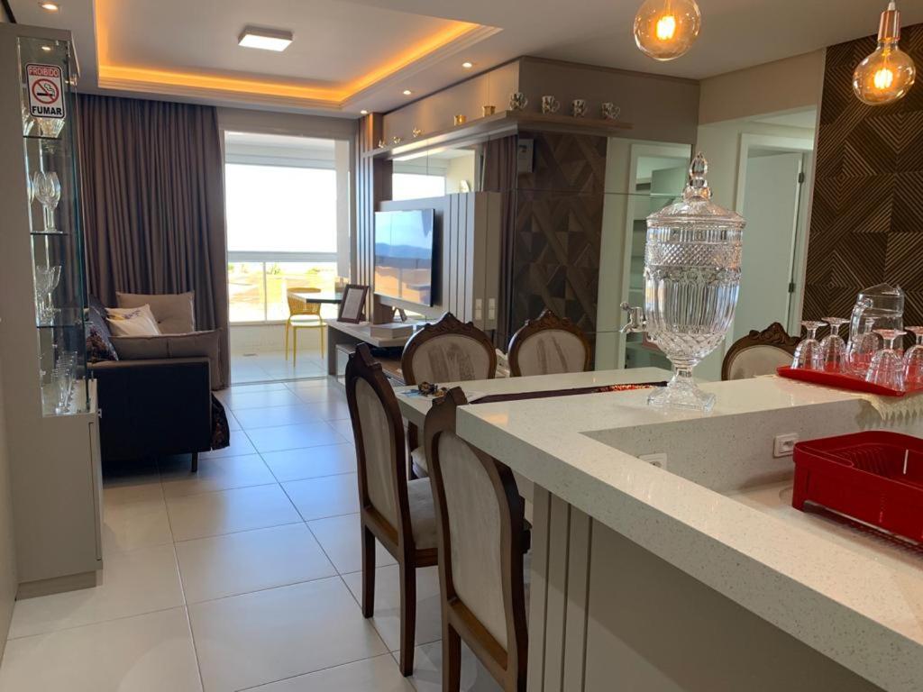 Apartamento 1 Minuto da Praia dos Ingleses, Vista Total do Mar