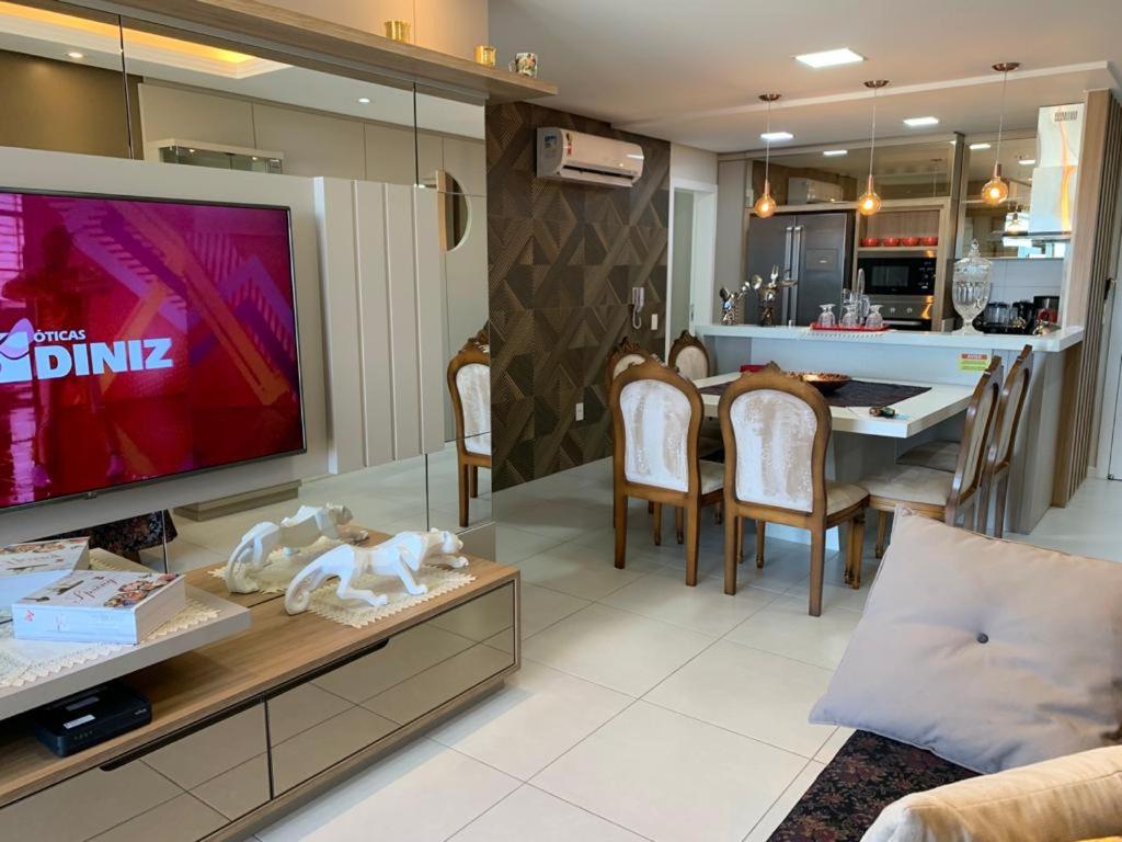 Apartamento 1 Minuto da Praia dos Ingleses, Vista Total do Mar