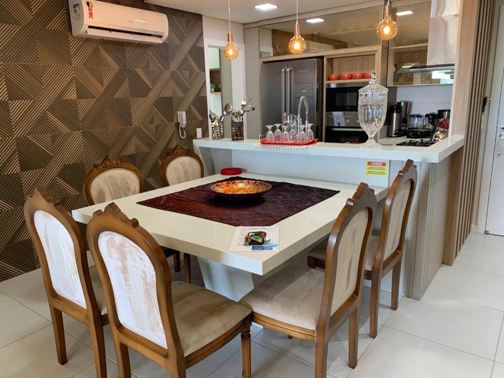 Apartamento 1 Minuto da Praia dos Ingleses, Vista Total do Mar