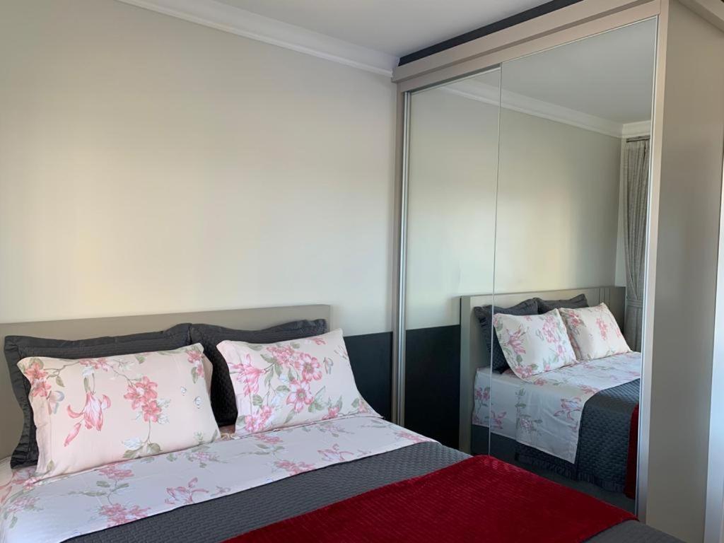 Apartamento 1 Minuto da Praia dos Ingleses, Vista Total do Mar