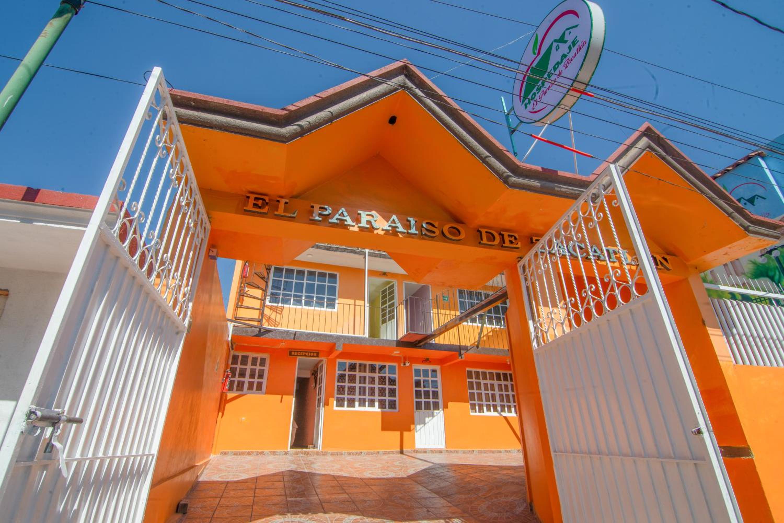 BONITO y AMPLIO DEPARTAMENTO con JARDÍN "EL PARAÍSO DE ZACATLÁN"